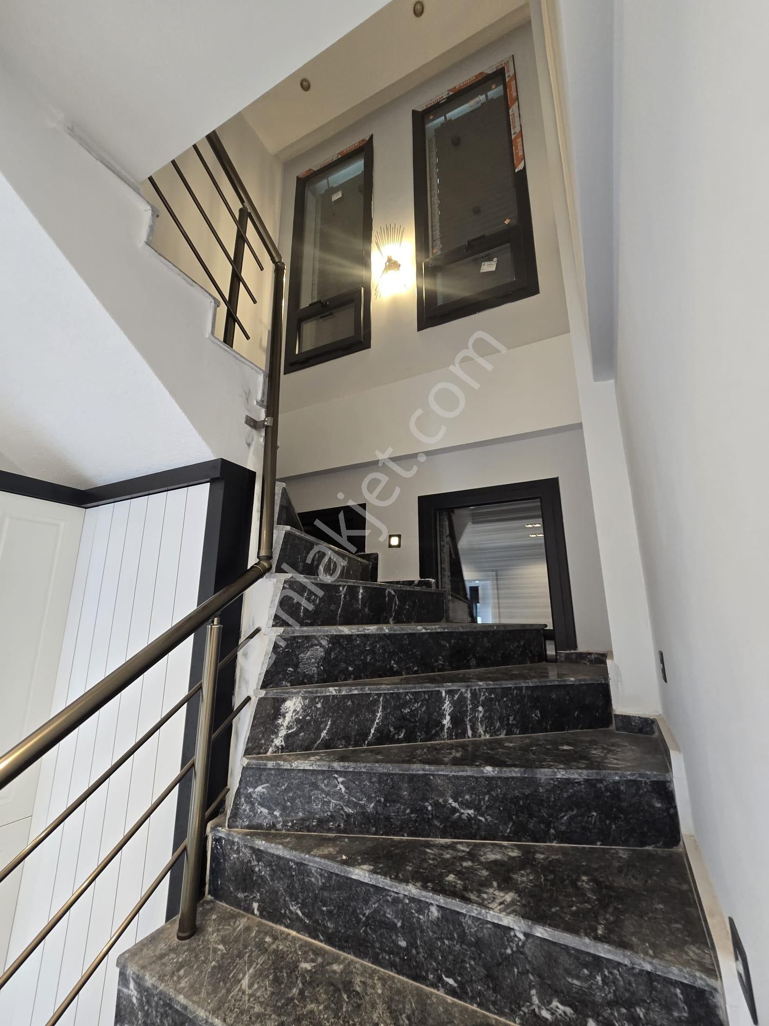 Tam Müstakil Havuzlu Villa - Görsel 13