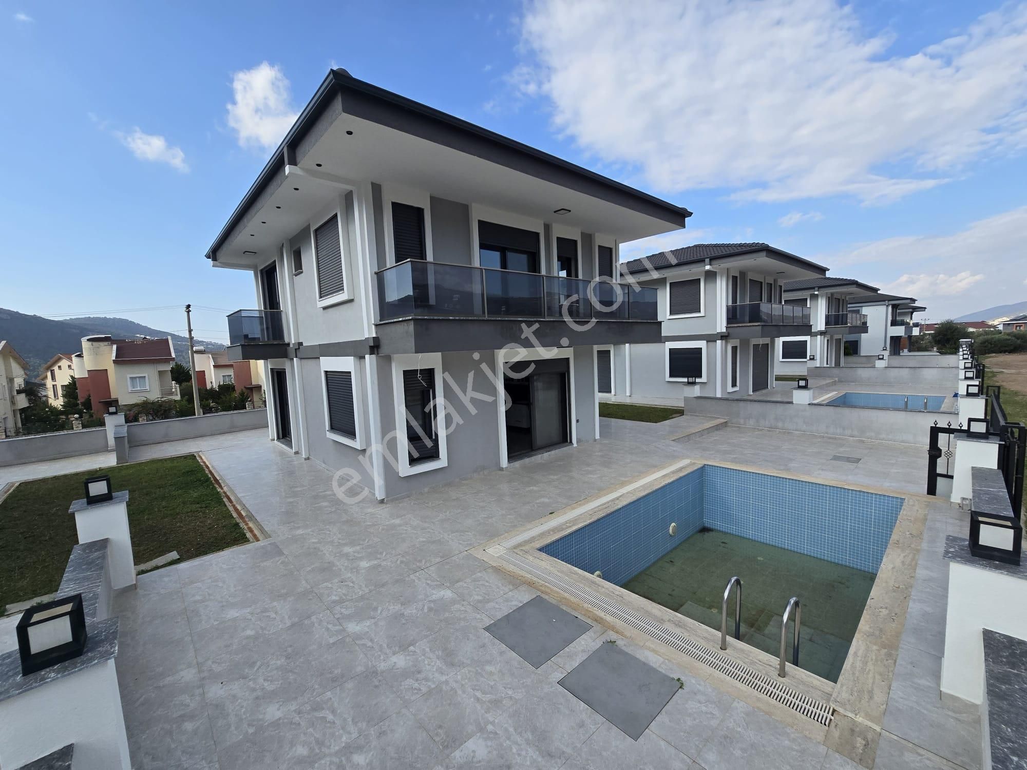 Tam Müstakil Havuzlu Villa - Görsel 2