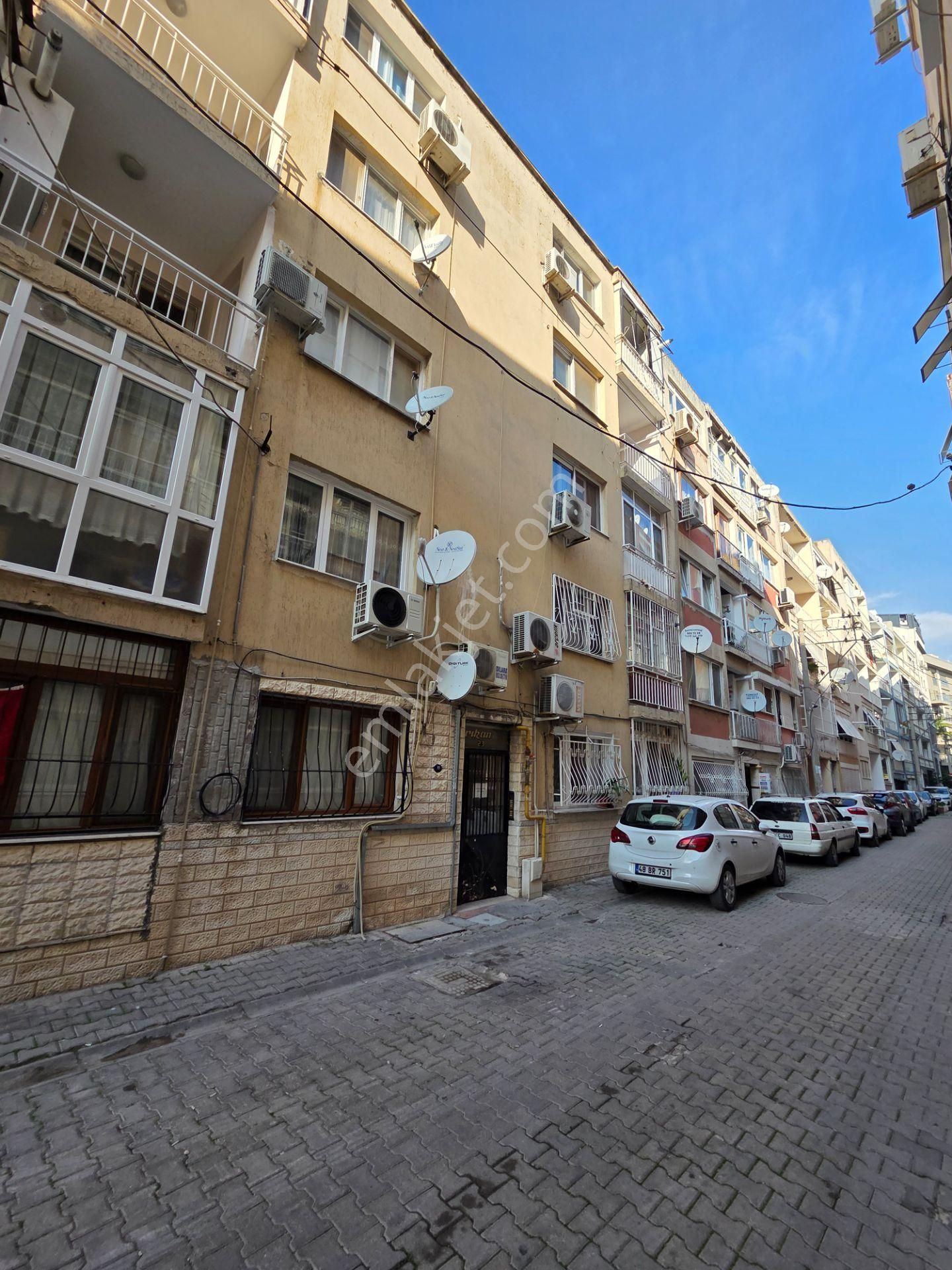 Karşıyaka Aksoy Mahallesinde Kiralık 3+1 Daire