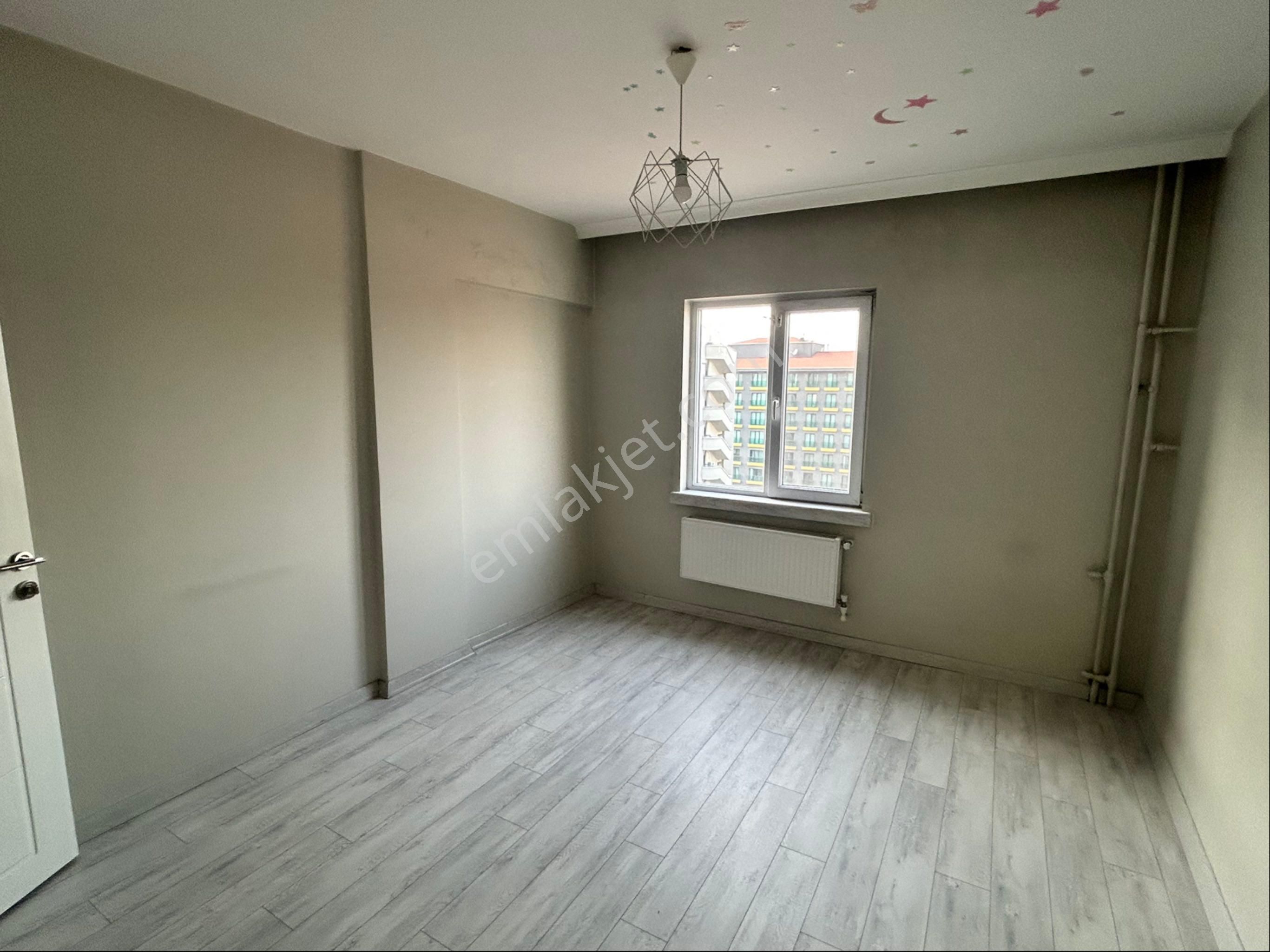 Ziraat Mah.de Metro Yakını Kiralık 3+1 Daire - Görsel 9