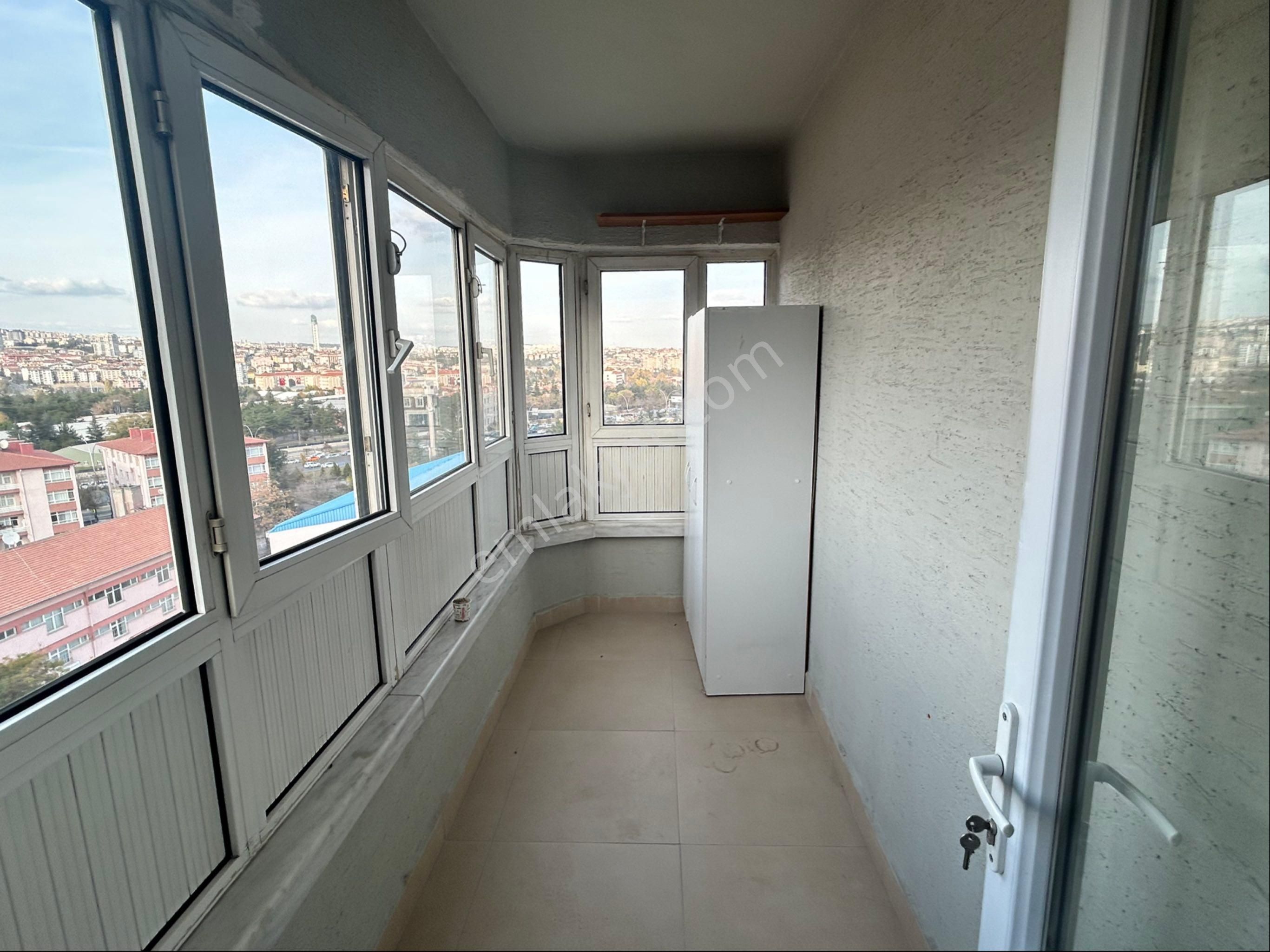 Ziraat Mah.de Metro Yakını Kiralık 3+1 Daire - Görsel 20