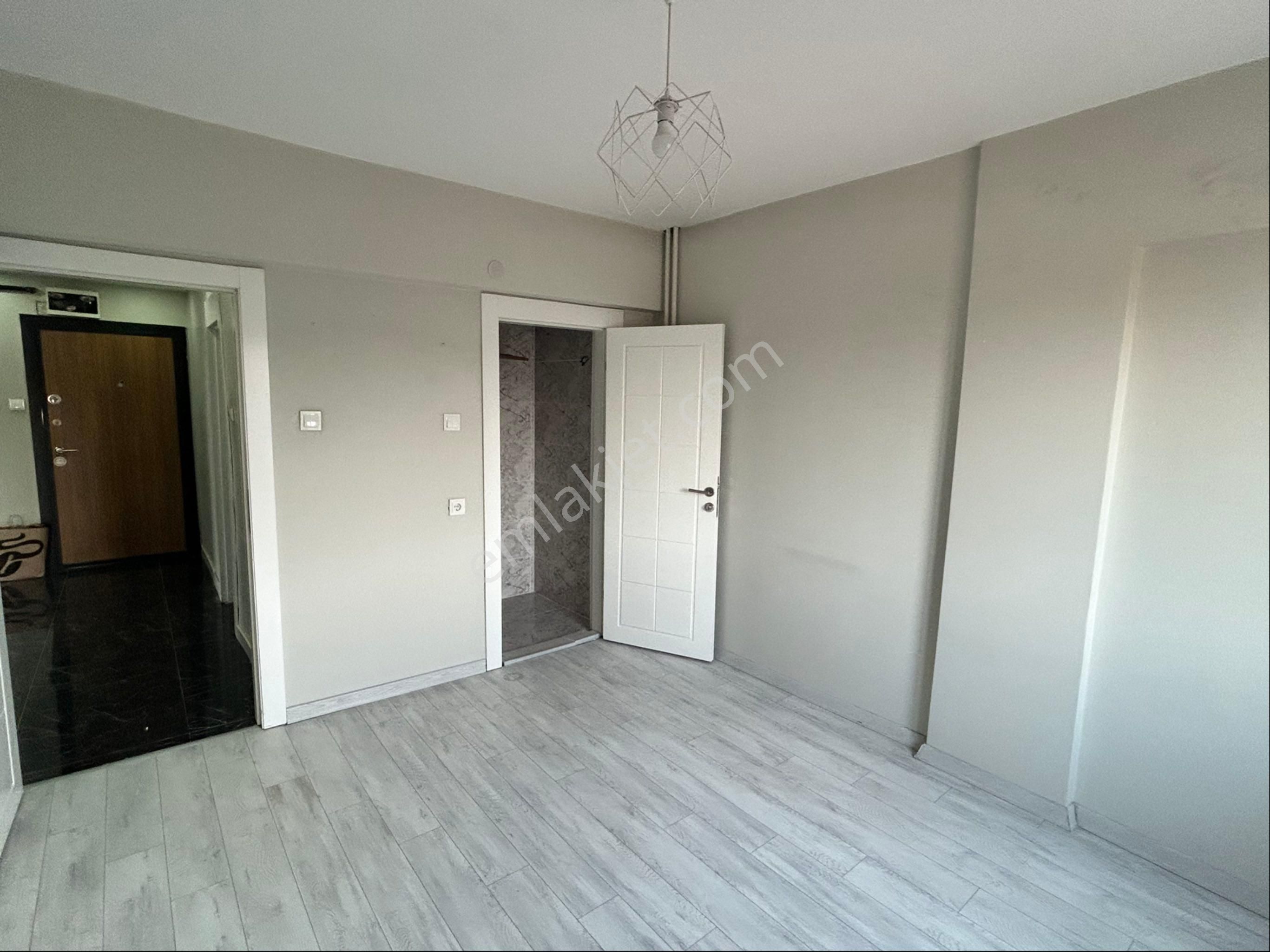 Ziraat Mah.de Metro Yakını Kiralık 3+1 Daire - Görsel 8