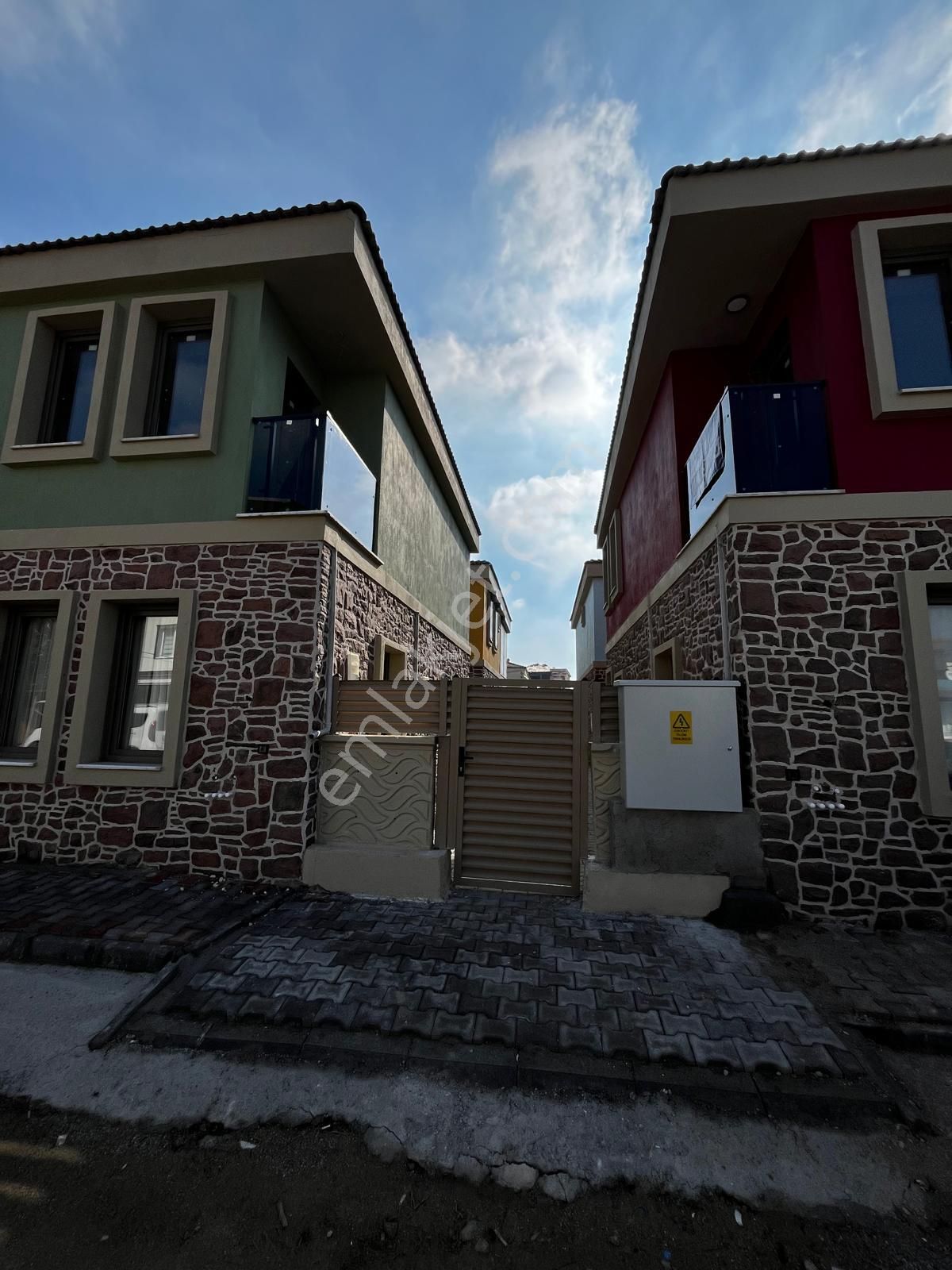 Altınovada 2 Katlı Binanın 1.katı 1+1 Daire - Görsel 2