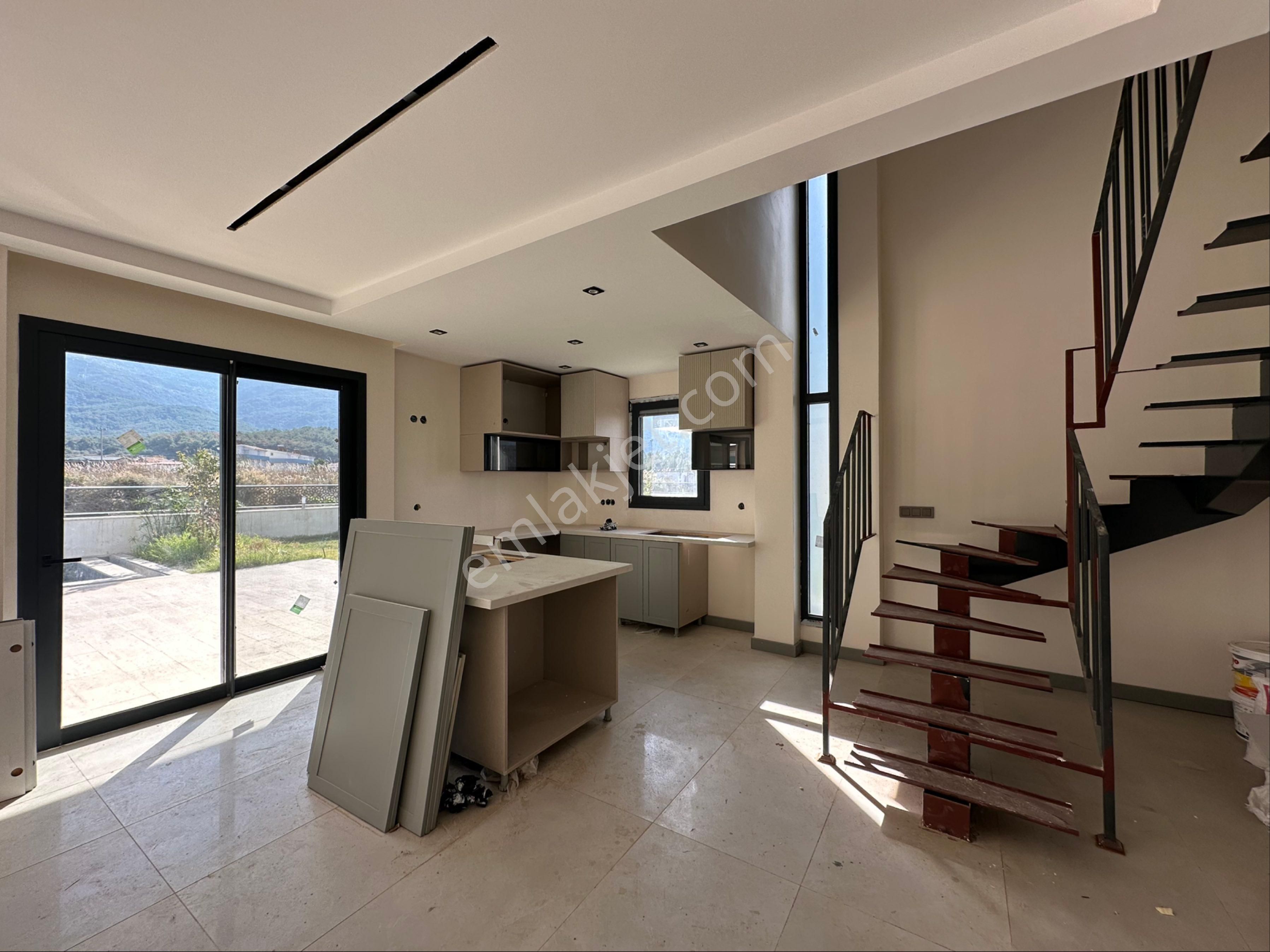 Kuşadası Güzelçamlı’da 3+1 Özel Havuzlu Denize 50 Metre Satılık Villa - Görsel 17