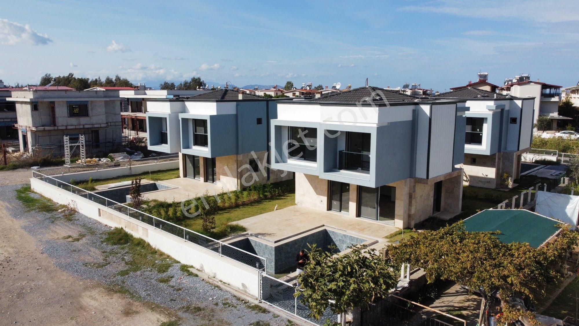 Kuşadası Güzelçamlı’da 3+1 Özel Havuzlu Denize 50 Metre Satılık Villa - Görsel 8