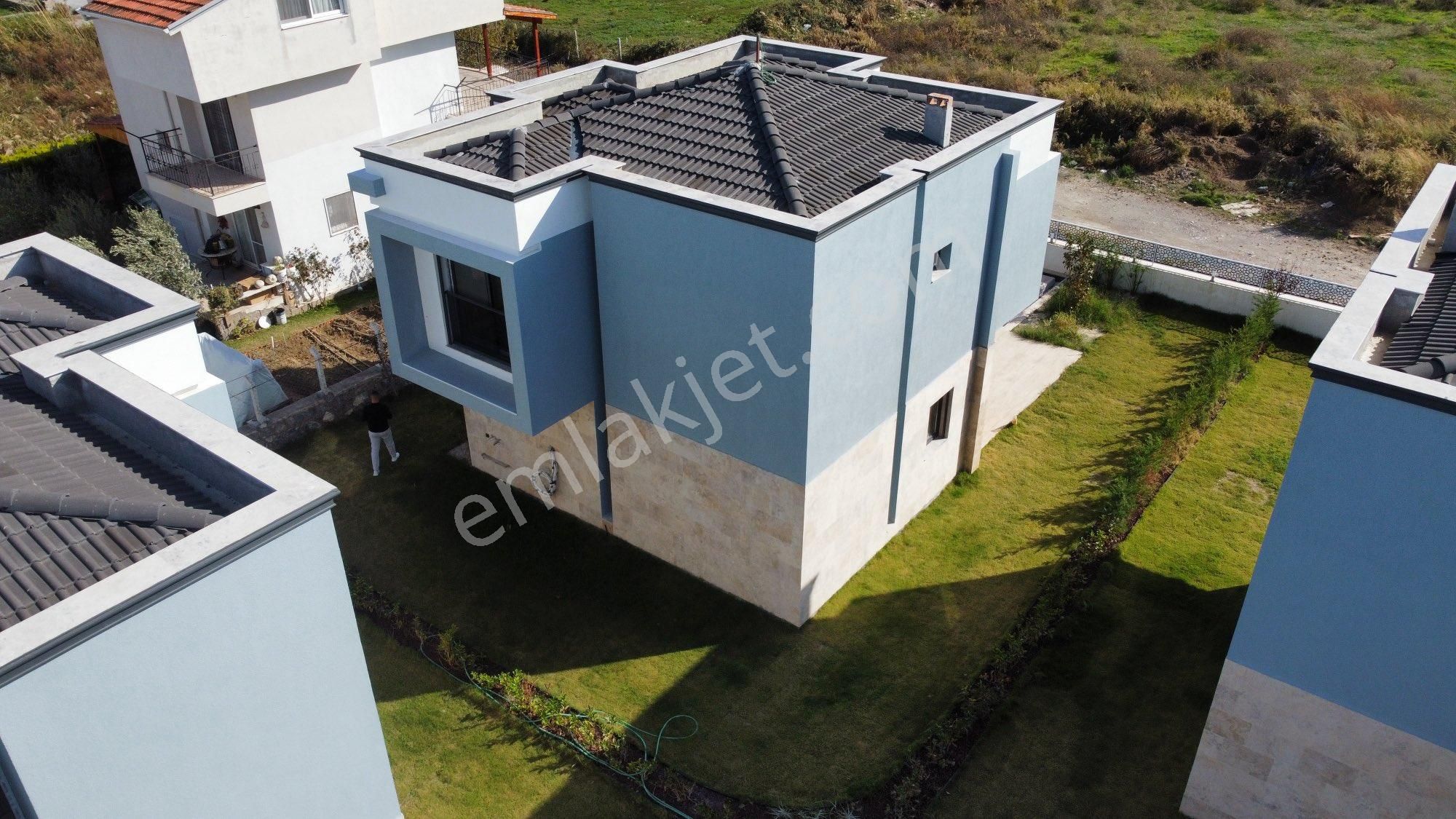 Kuşadası Güzelçamlı’da 3+1 Özel Havuzlu Denize 50 Metre Satılık Villa - Görsel 2