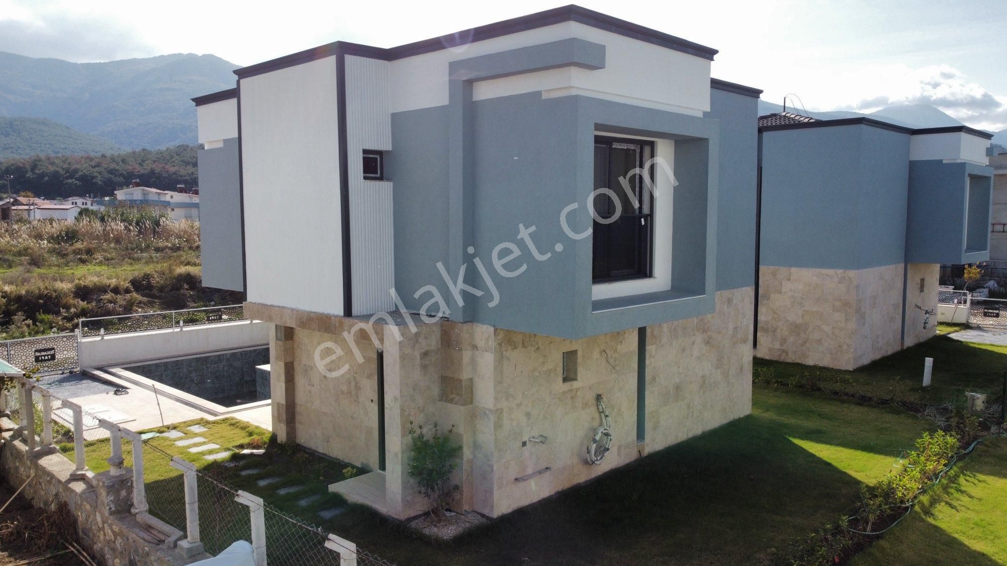 Kuşadası Güzelçamlı’da 3+1 Özel Havuzlu Denize 50 Metre Satılık Villa - Görsel 4