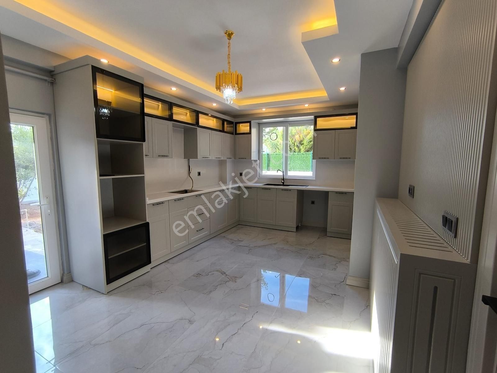 Premar Dan Dan Komple Yenilenmis Satılık 4.5+1 Villa - Görsel 34