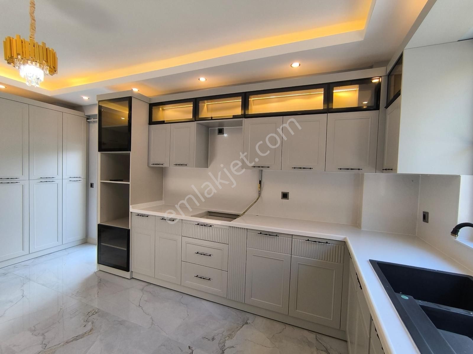 Premar Dan Dan Komple Yenilenmis Satılık 4.5+1 Villa - Görsel 30