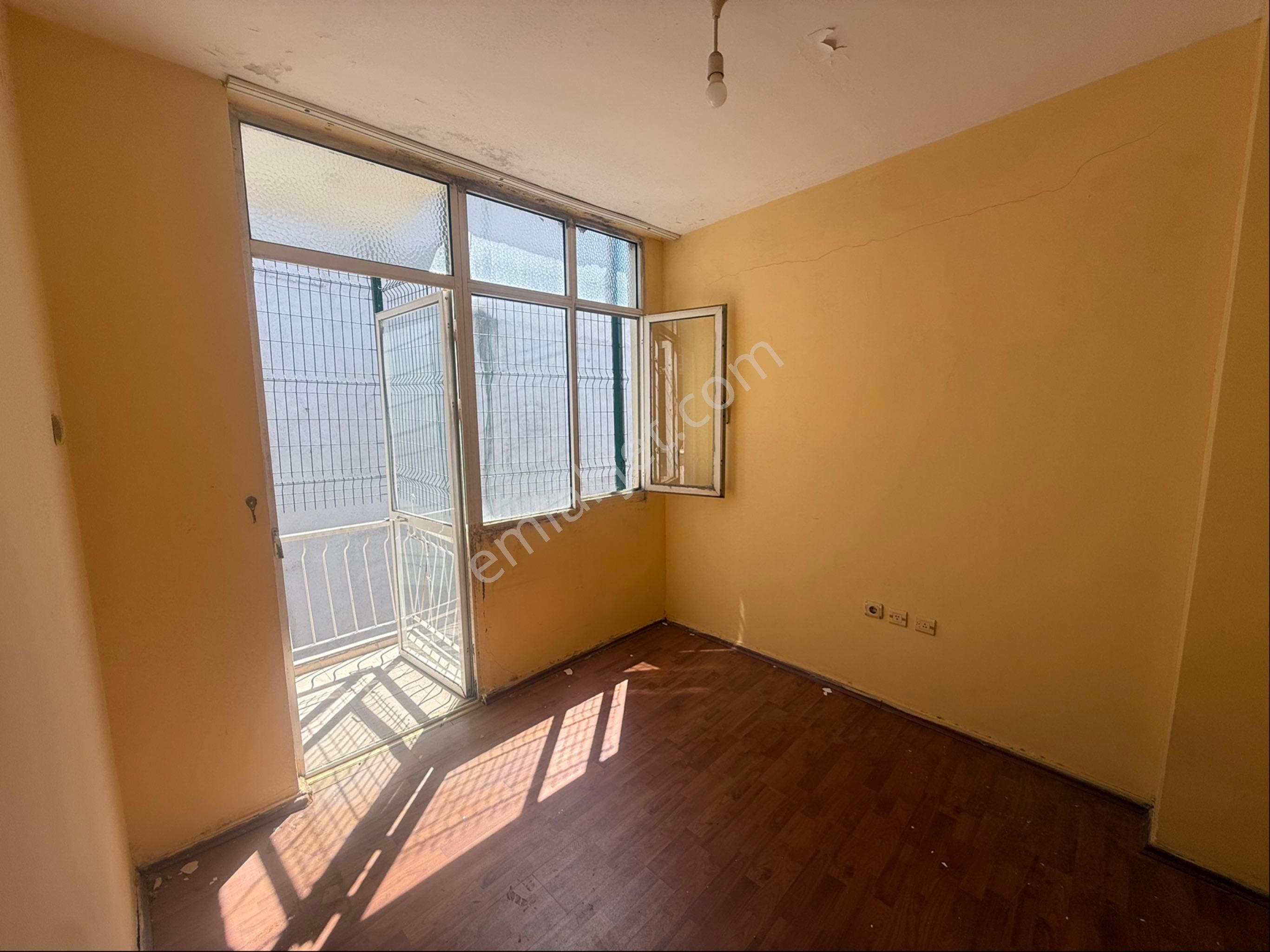 Karşıyakada Denize Yakın Mesafede Yatırımlık 2+1 Daire - Görsel 9