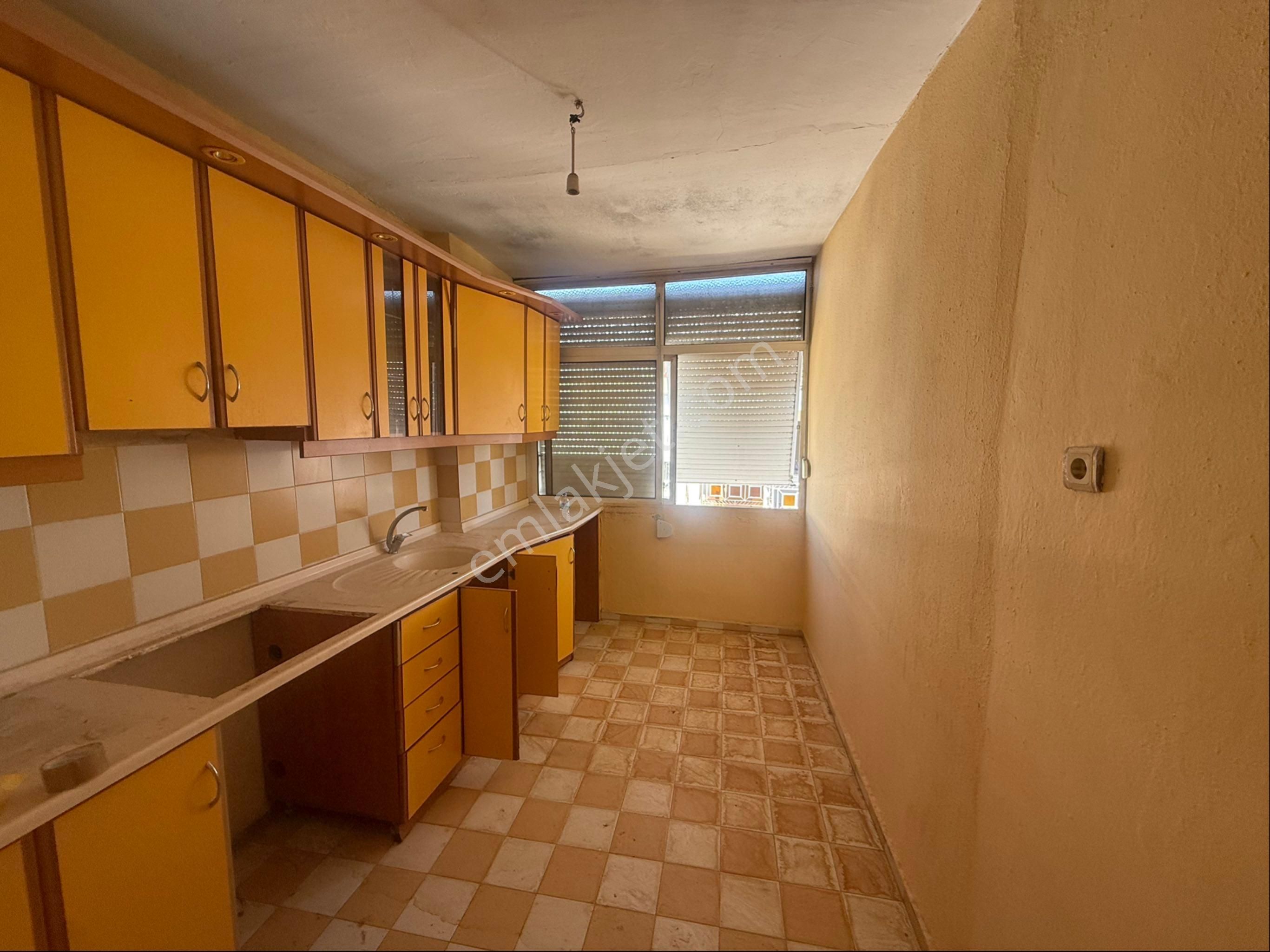 Karşıyakada Denize Yakın Mesafede Yatırımlık 2+1 Daire - Görsel 13