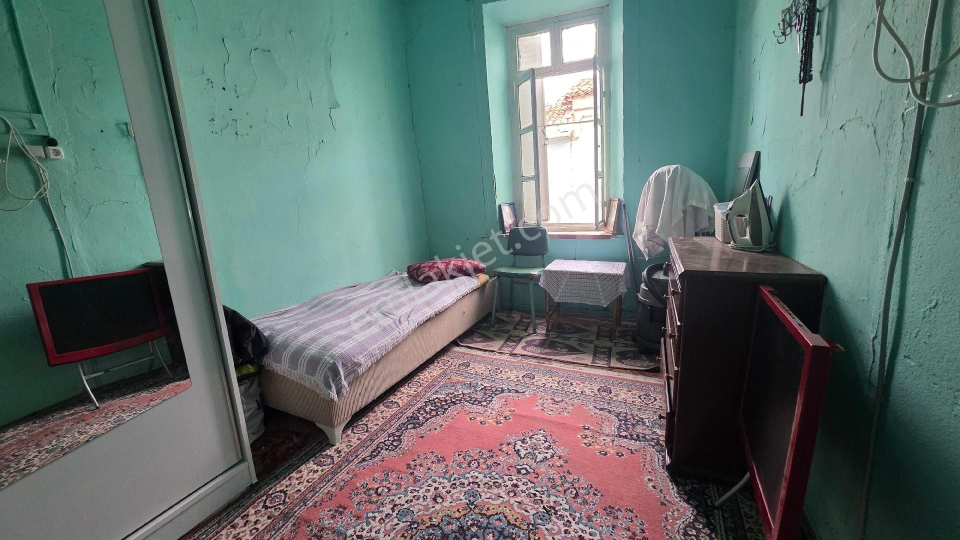 İzmir Tire'de Sb Emlak Ofisinden Merkezde Müstakil Ev - Görsel 5