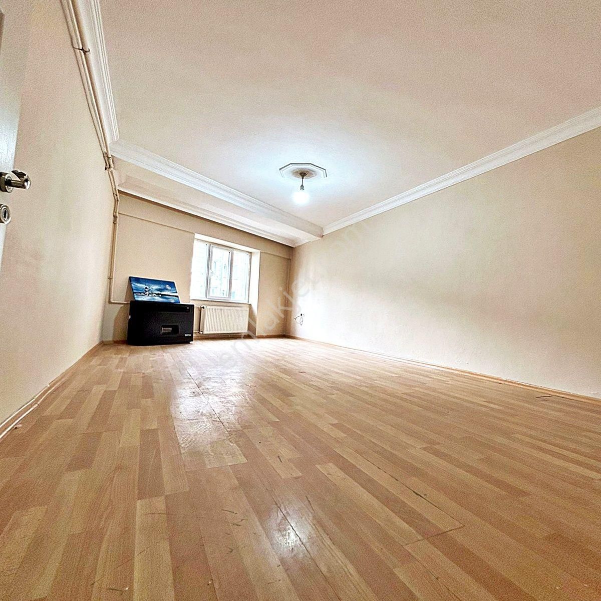 Esenyurt Meydana Komşu Merkezi Konumda 2+1 Ara Kat Satılık Daire - Görsel 2