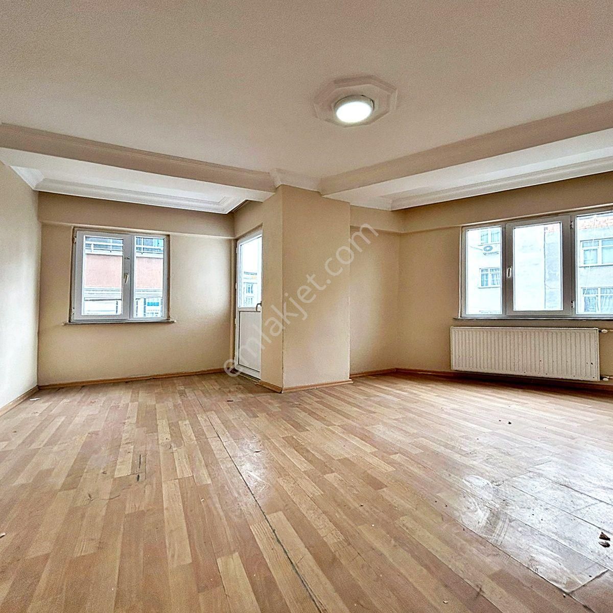 Esenyurt Meydana Komşu Merkezi Konumda 2+1 Ara Kat Satılık Daire - Görsel 3