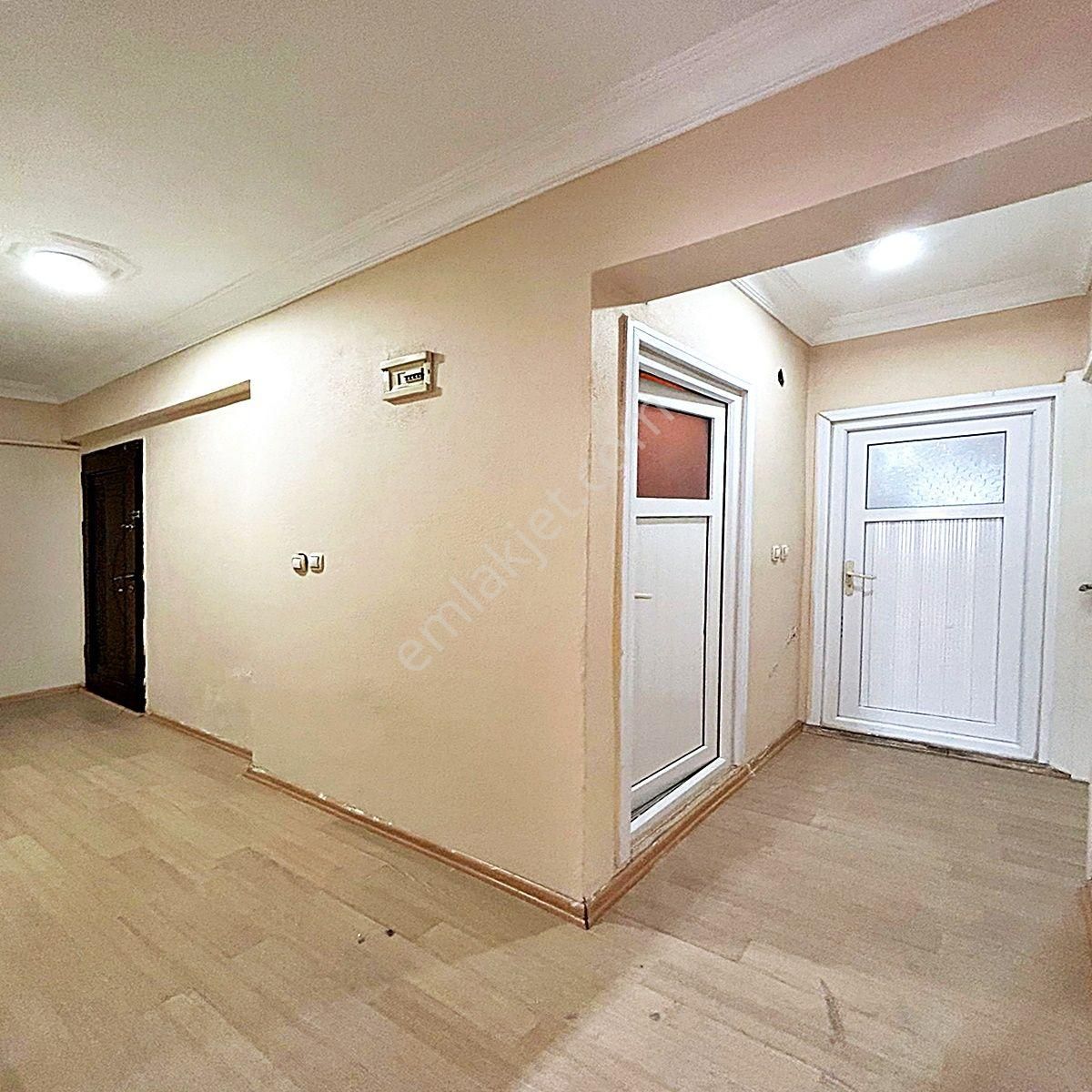 Esenyurt Meydana Komşu Merkezi Konumda 2+1 Ara Kat Satılık Daire - Görsel 13