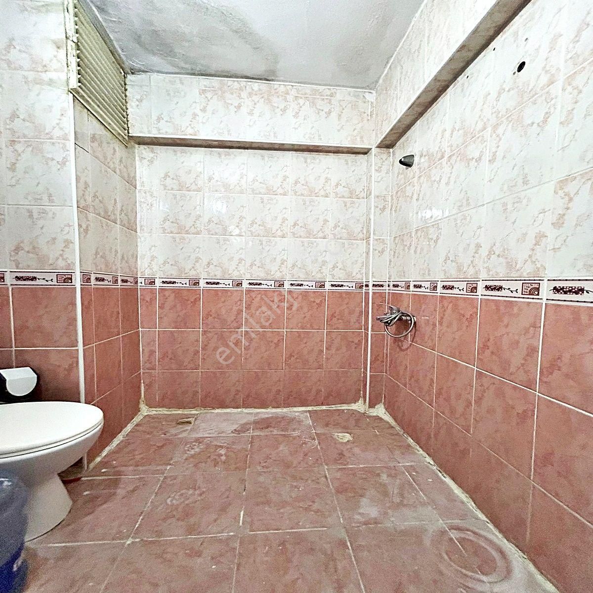 Esenyurt Meydana Komşu Merkezi Konumda 2+1 Ara Kat Satılık Daire - Görsel 9