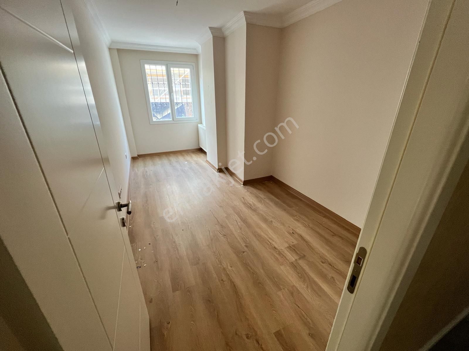 Bahçelievler Dr.refik Saydam Ortaokulu Yakını 3 Yıllık Binada Site İçinde 3+1 115 M2 Bahçe Katı - Görsel 6