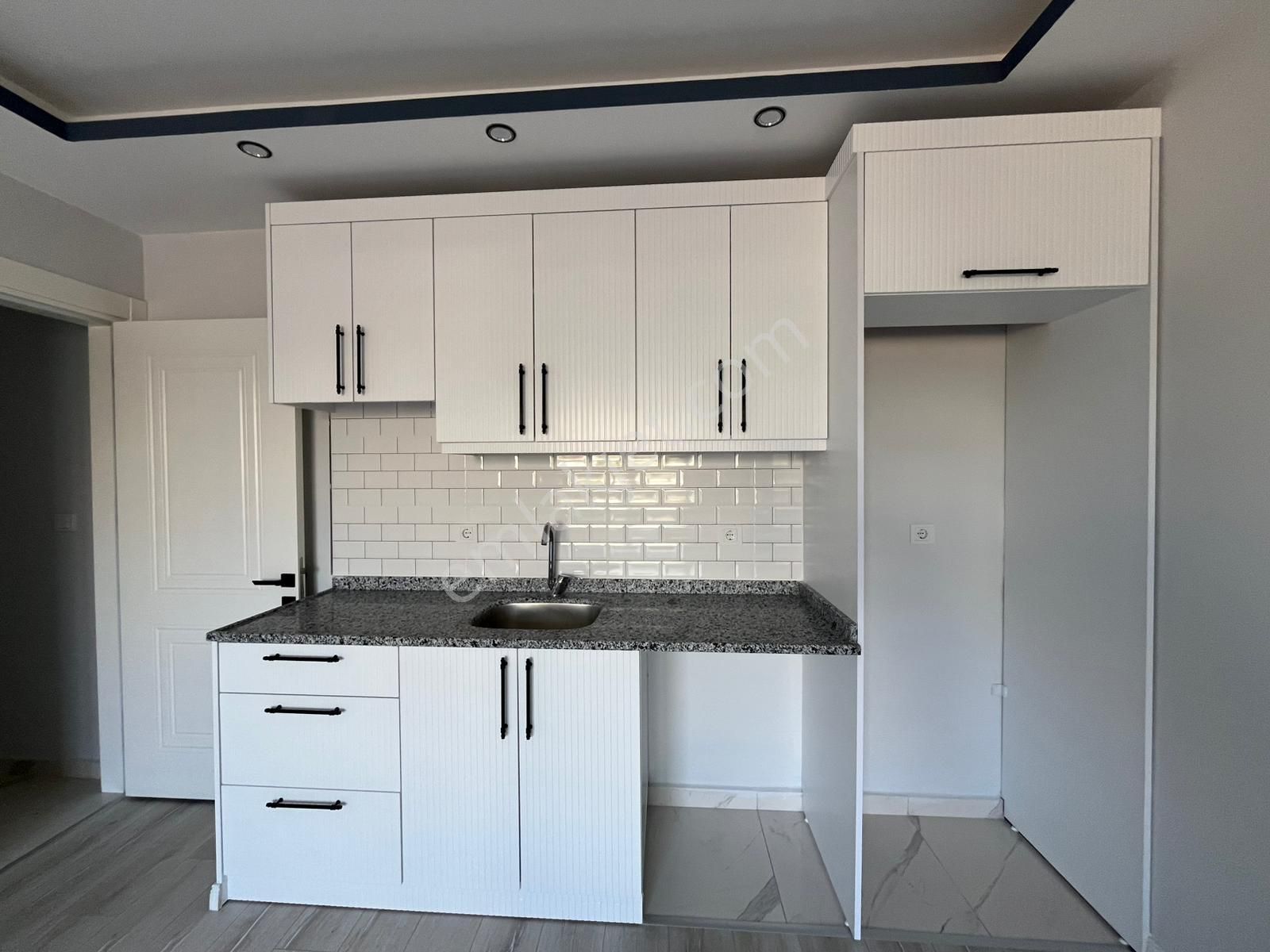 Didim Yeni Mahallede Asansörlü 2+1 Daire - Görsel 13