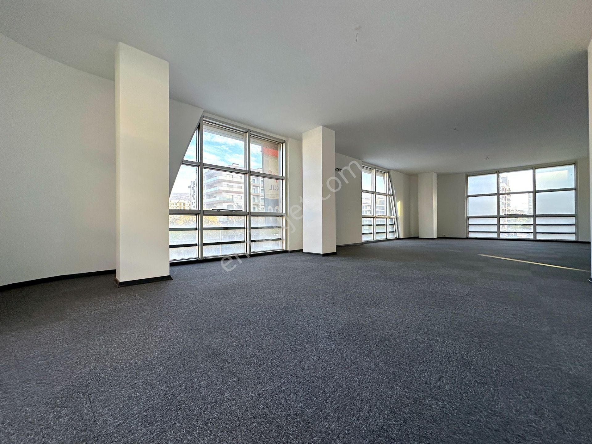 Bayraklı Plazalar Bölgesinde Komple Kiralık 4 Katlı Lüks Plaza - Görsel 19