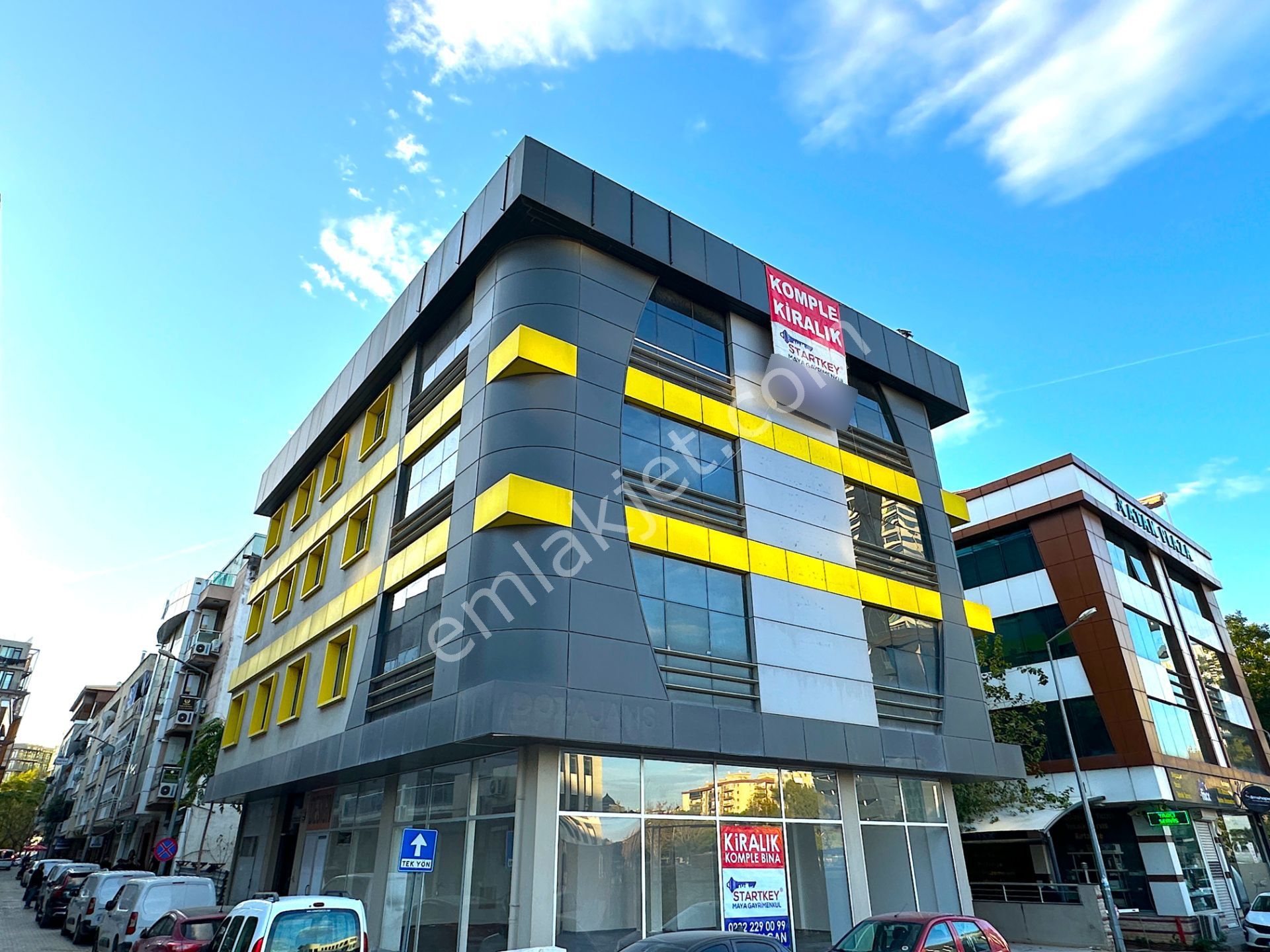 Bayraklı Plazalar Bölgesinde Komple Kiralık 4 Katlı Lüks Plaza