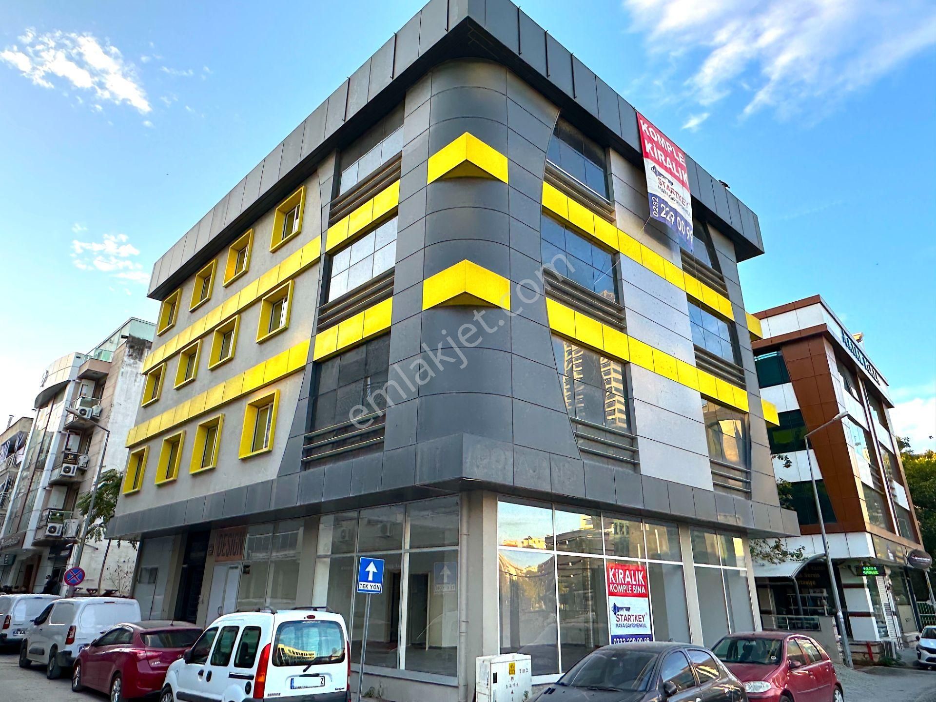 Bayraklı Plazalar Bölgesinde Komple Kiralık 4 Katlı Lüks Plaza - Görsel 30