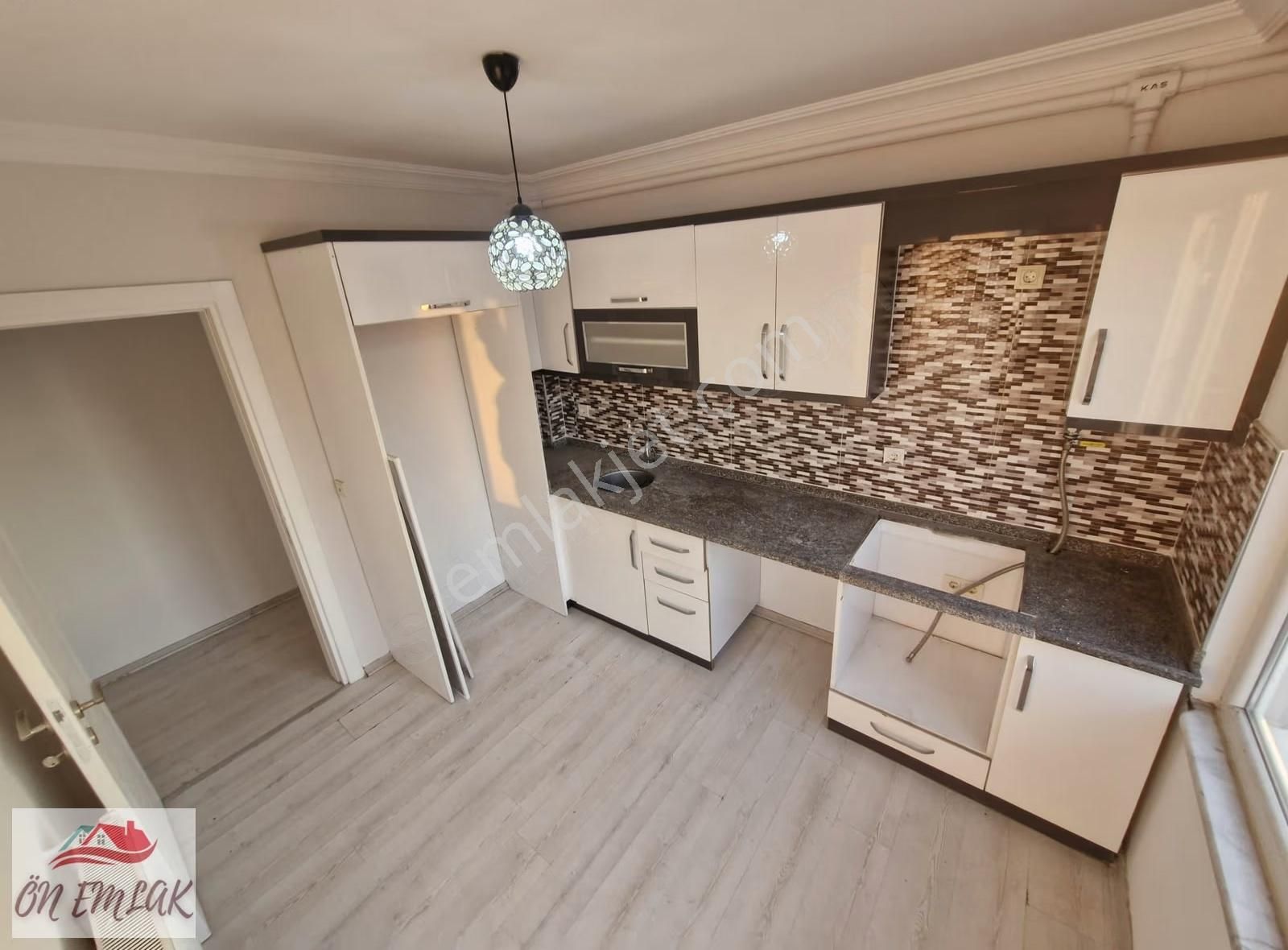 Ön Emlak'tan Burhaniye Bahçelievlerde Satılık Geniş 3+1 Daire! - Görsel 10