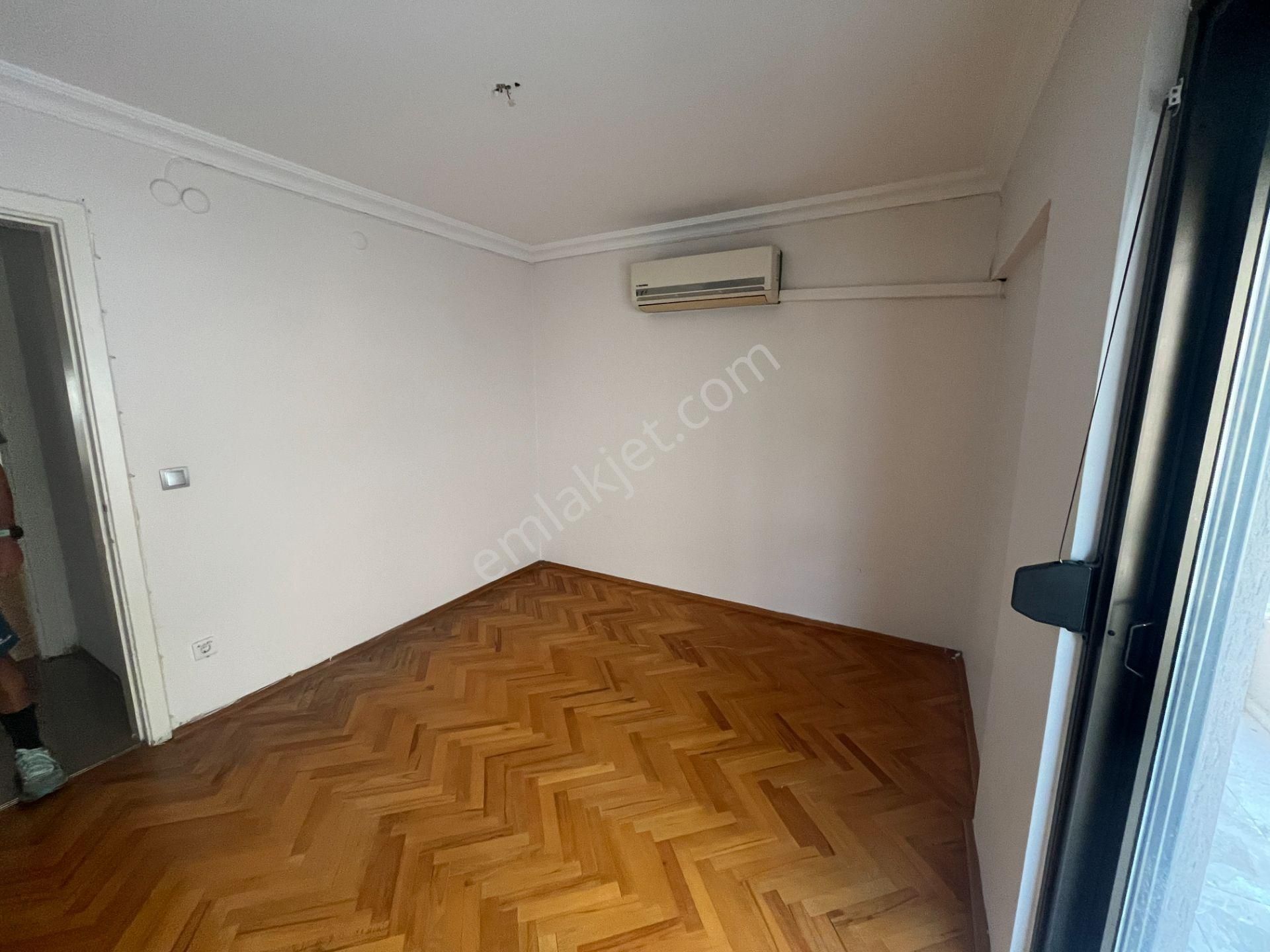 Bostanlı Merkezi Konumda Kiralık 4+1 Geniş Daire - Görsel 18