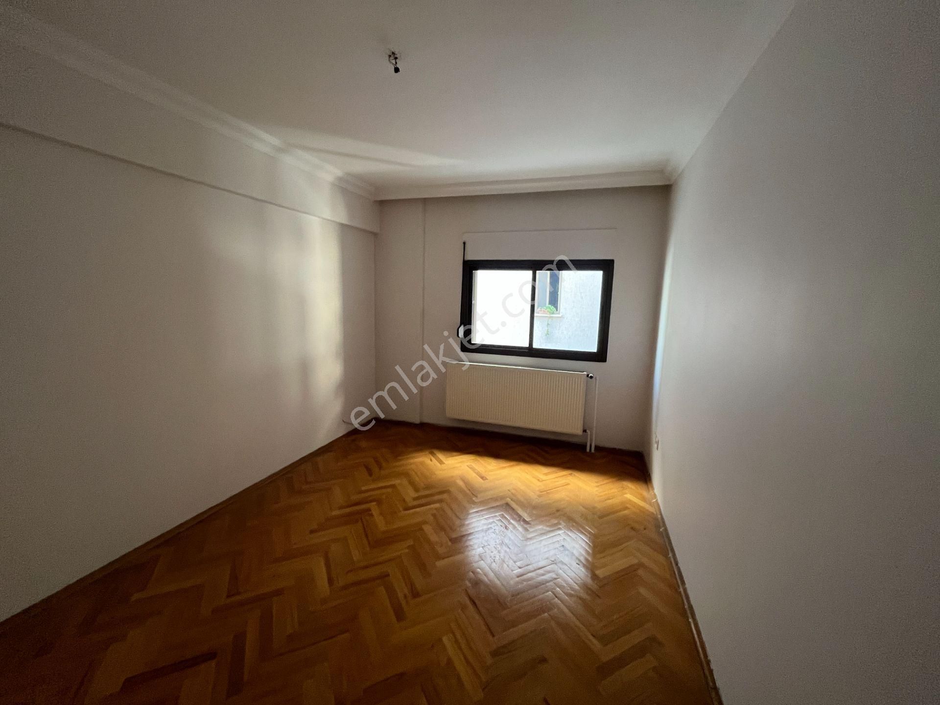 Bostanlı Merkezi Konumda Kiralık 4+1 Geniş Daire - Görsel 11