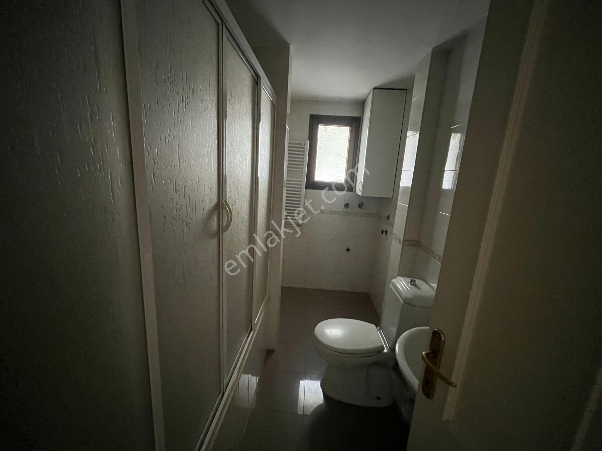 Bostanlı Merkezi Konumda Kiralık 4+1 Geniş Daire - Görsel 14
