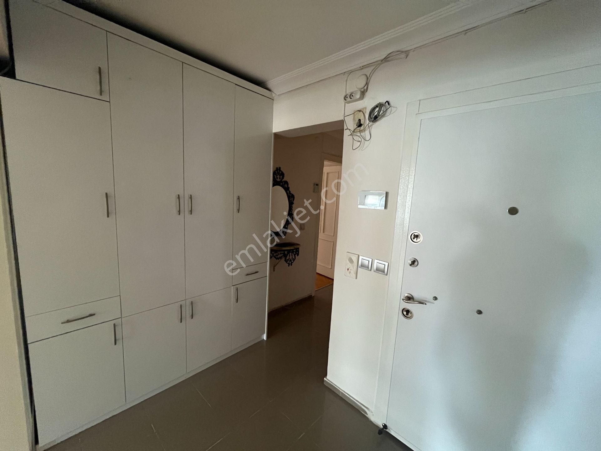 Bostanlı Merkezi Konumda Kiralık 4+1 Geniş Daire - Görsel 10