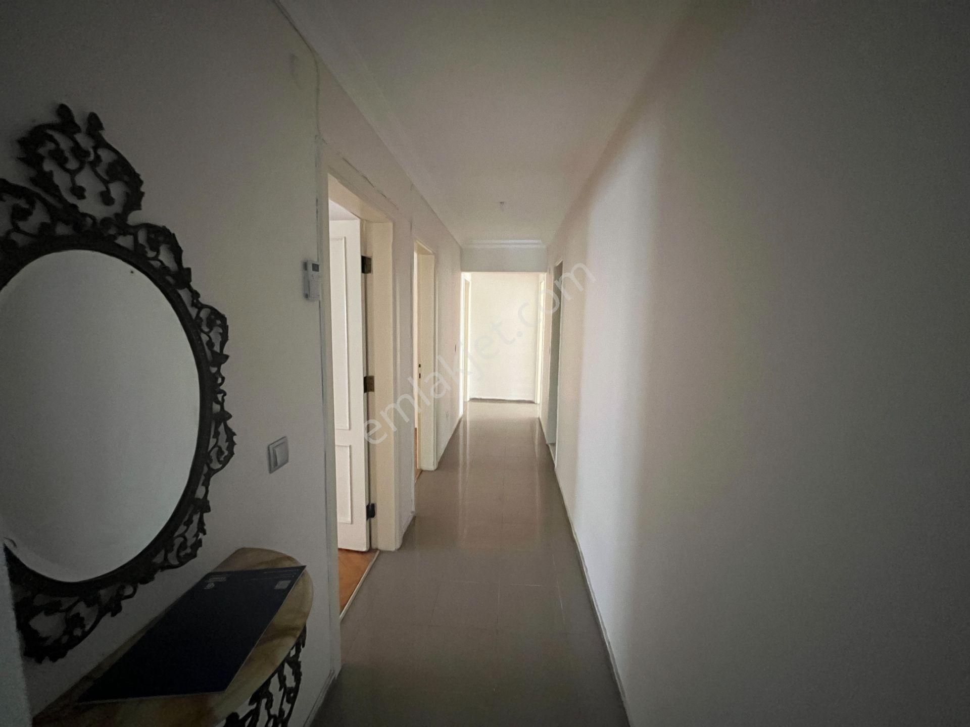 Bostanlı Merkezi Konumda Kiralık 4+1 Geniş Daire - Görsel 9