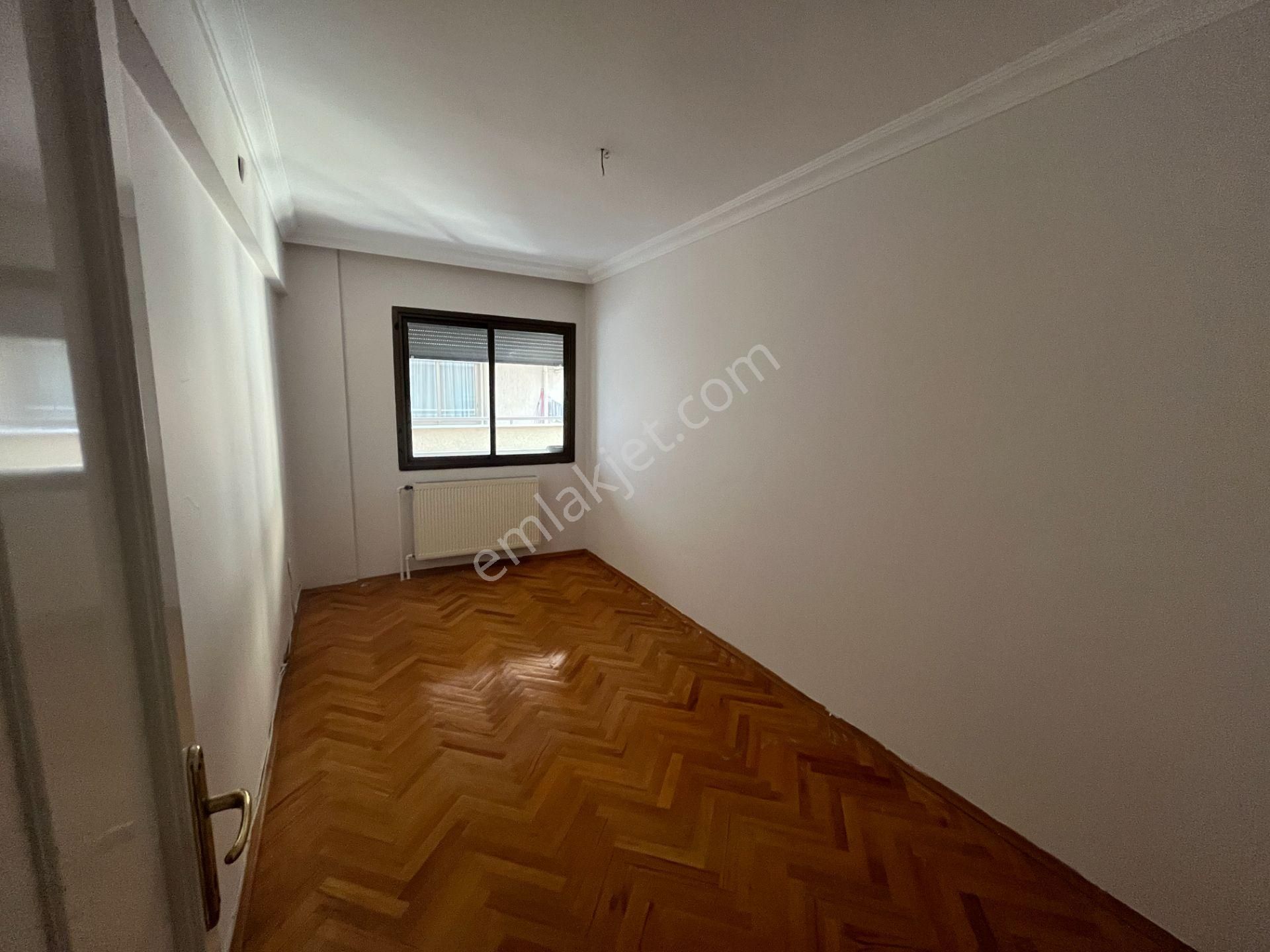 Bostanlı Merkezi Konumda Kiralık 4+1 Geniş Daire - Görsel 13