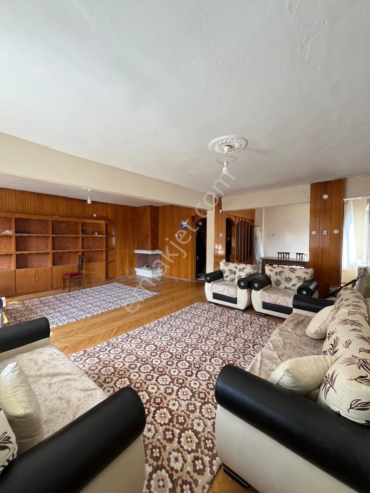 Uca’dan Stadyum Karşısı Merkez De Satılık 3+1 Daire.! - Görsel 4