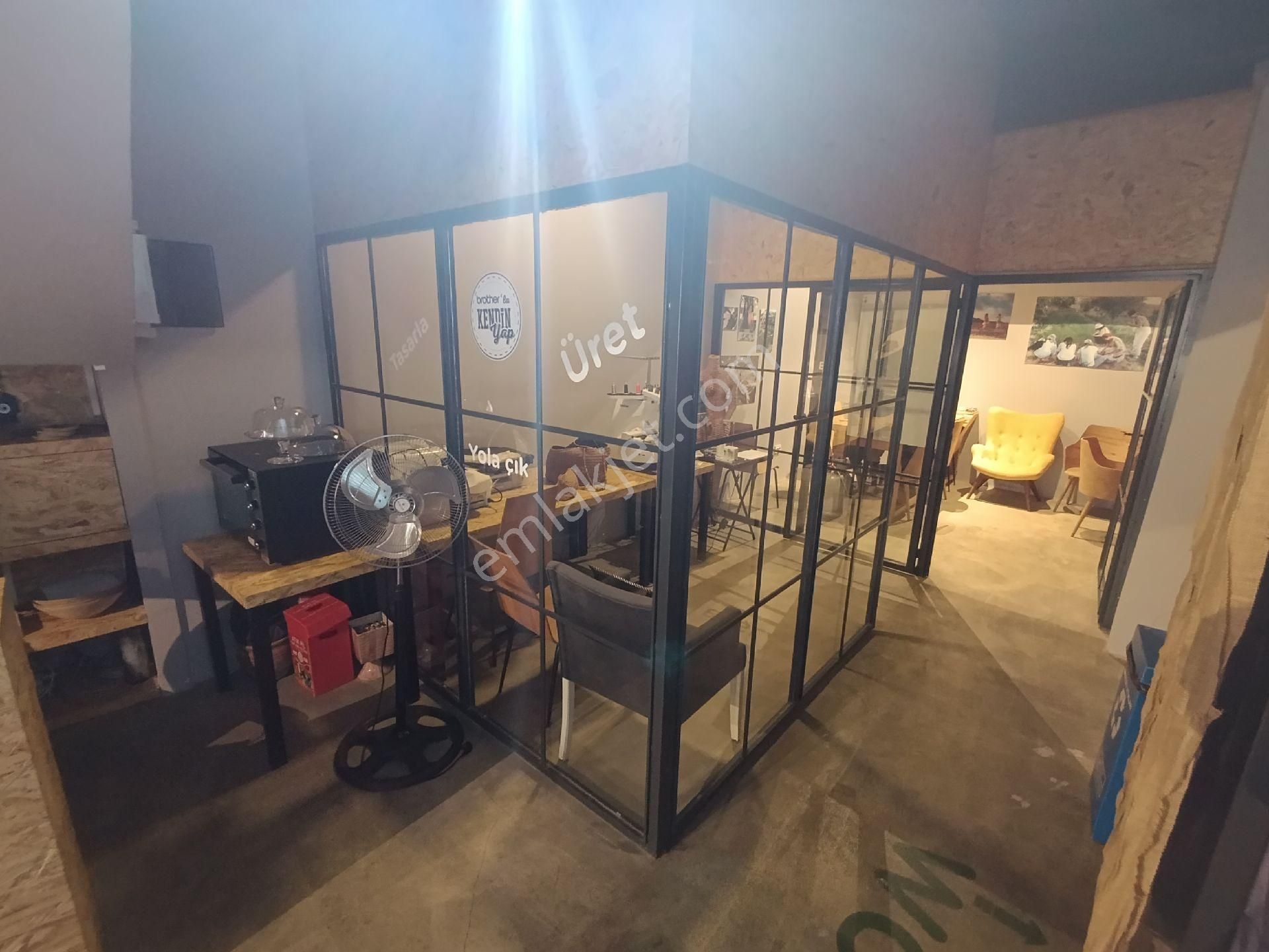 Kadıköy Merkezde Rıhtıma Yakın Köşe Başı Dükkan - Görsel 14