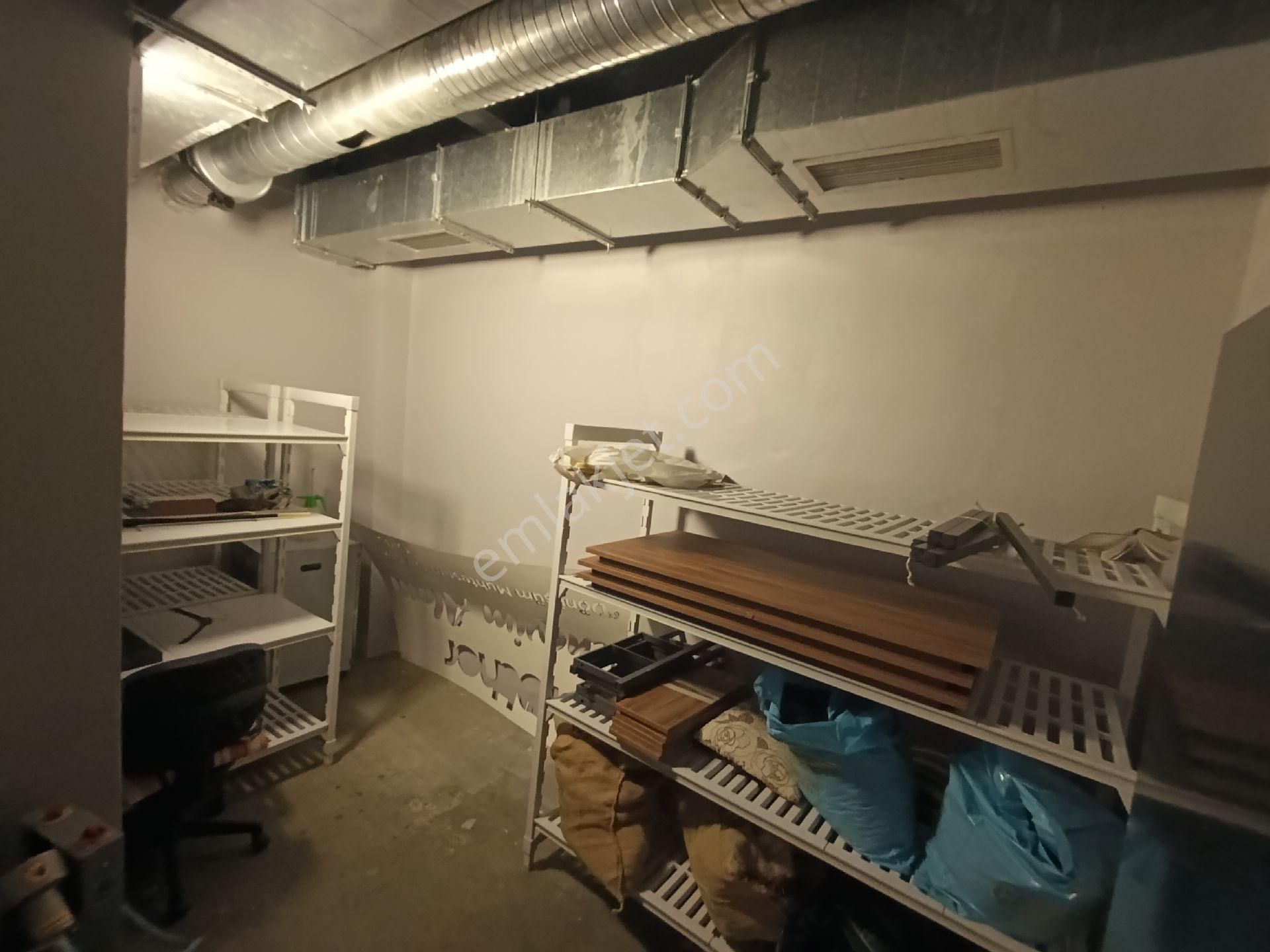 Kadıköy Merkezde Rıhtıma Yakın Köşe Başı Dükkan - Görsel 23