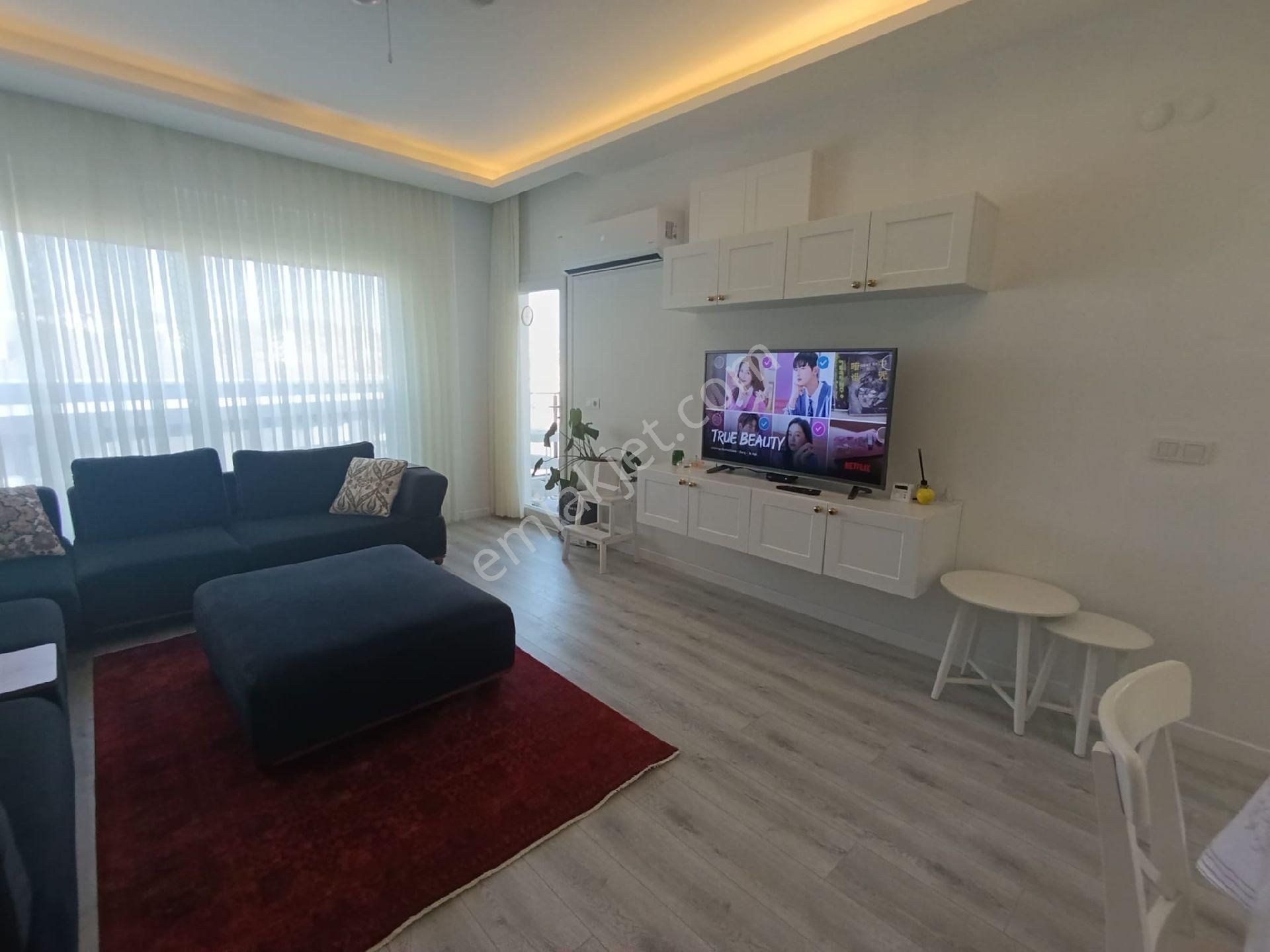 Kuşadası Değirmenderede Havuzlu Sitede Satılık 2+1 85 M2 Süper Daire - Görsel 13
