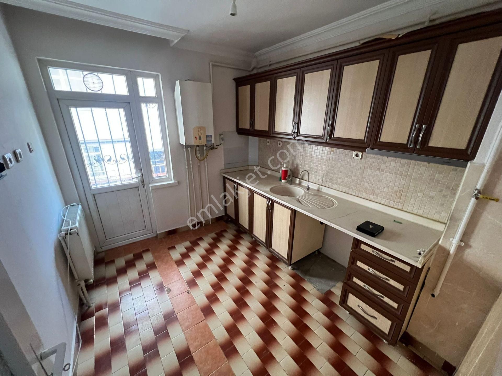 Demetevler Cemre Park Arkası 3+1 Geniş Kullanışlı Kiralık - Görsel 4