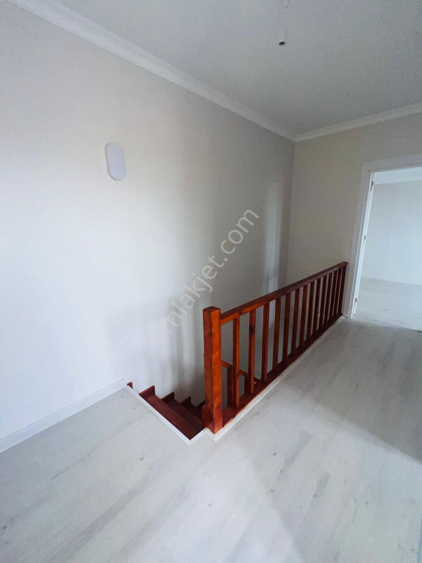 İstanbul Sancaktepe Yunusemre Mah Satılık 4+2 Üst Dubleks 190 M2 - Görsel 5