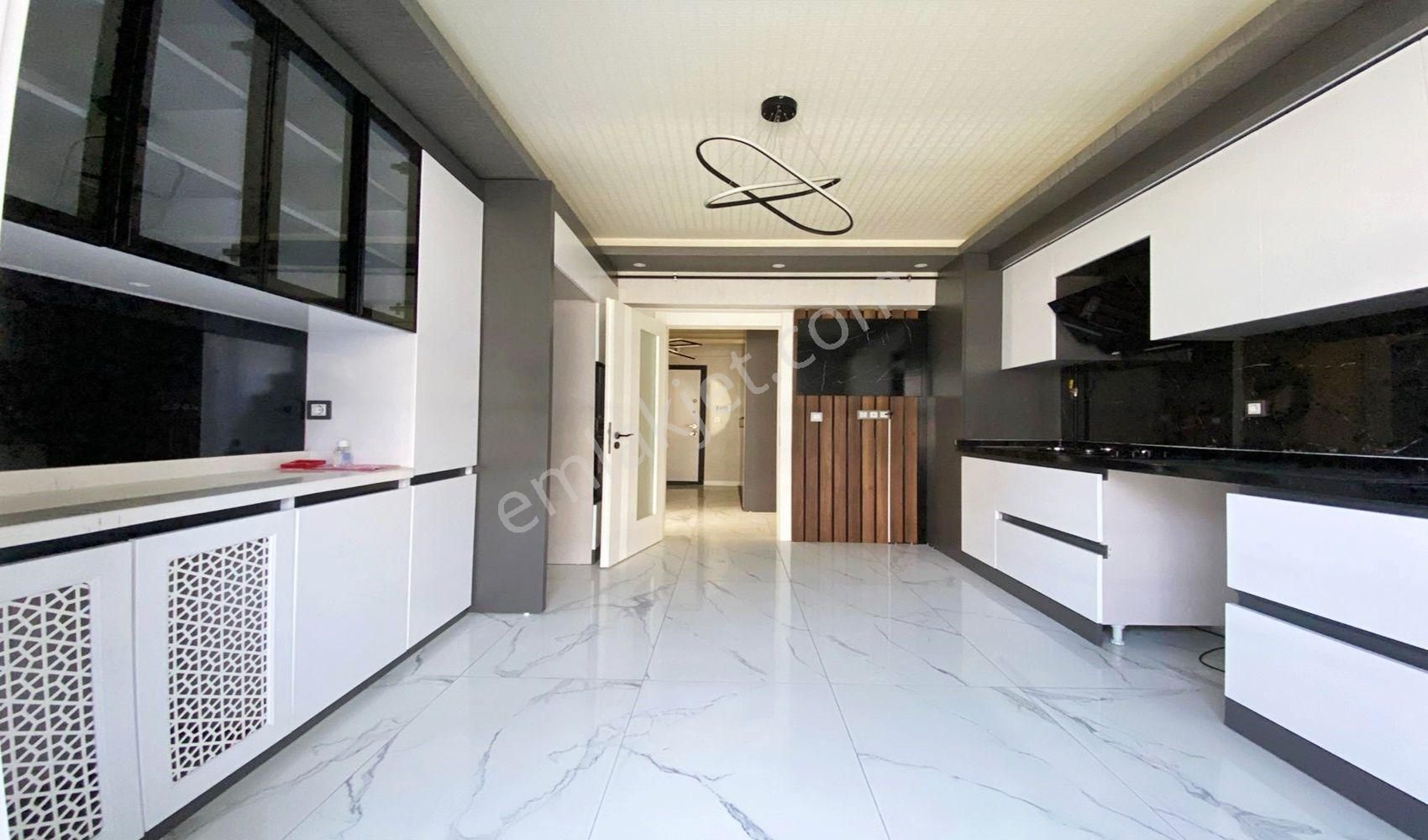 Vadi'den Bağlum Bulvar'da Geniş-full Lüks Yapılı-e.banyolu-4+1!! - Görsel 5