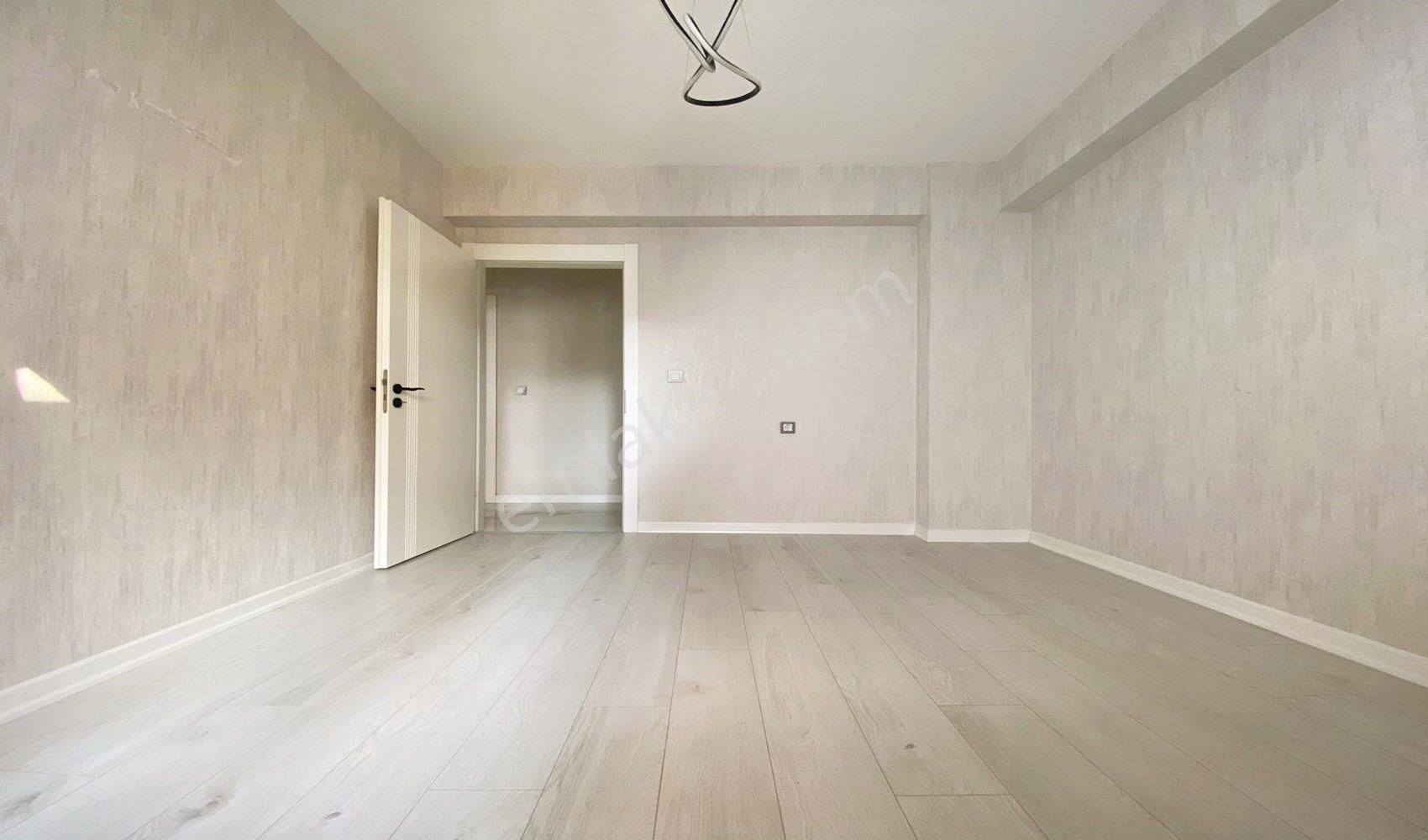 Vadi'den Bağlum Bulvar'da Geniş-full Lüks Yapılı-e.banyolu-4+1!! - Görsel 18