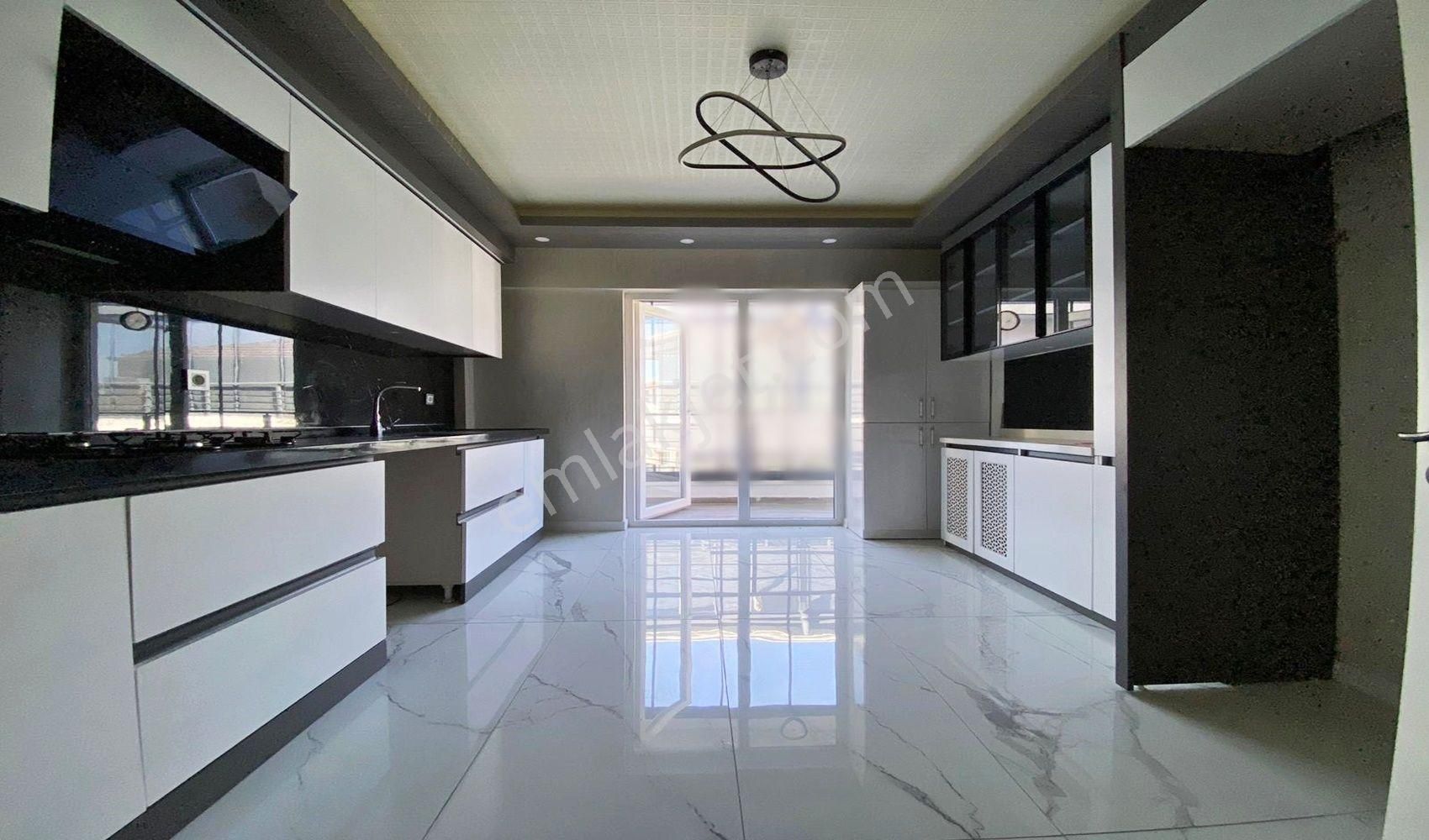 Vadi'den Bağlum Bulvar'da Geniş-full Lüks Yapılı-e.banyolu-4+1!!