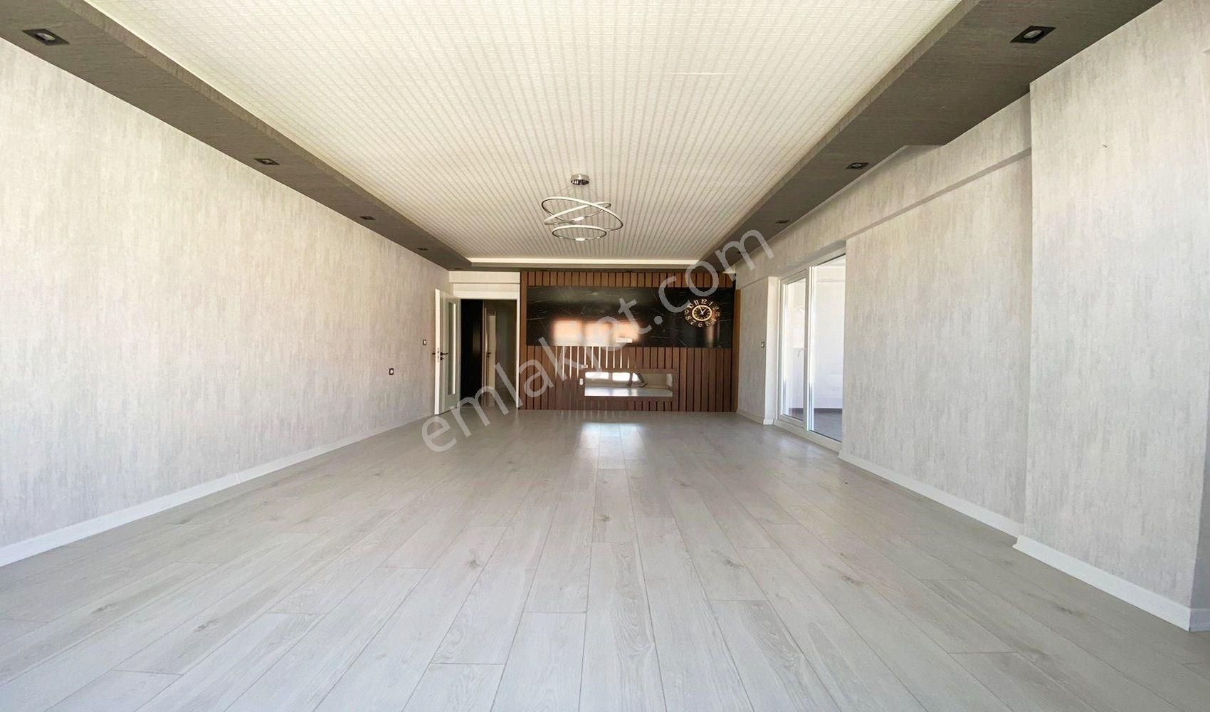 Vadi'den Bağlum Bulvar'da Geniş-full Lüks Yapılı-e.banyolu-4+1!! - Görsel 32