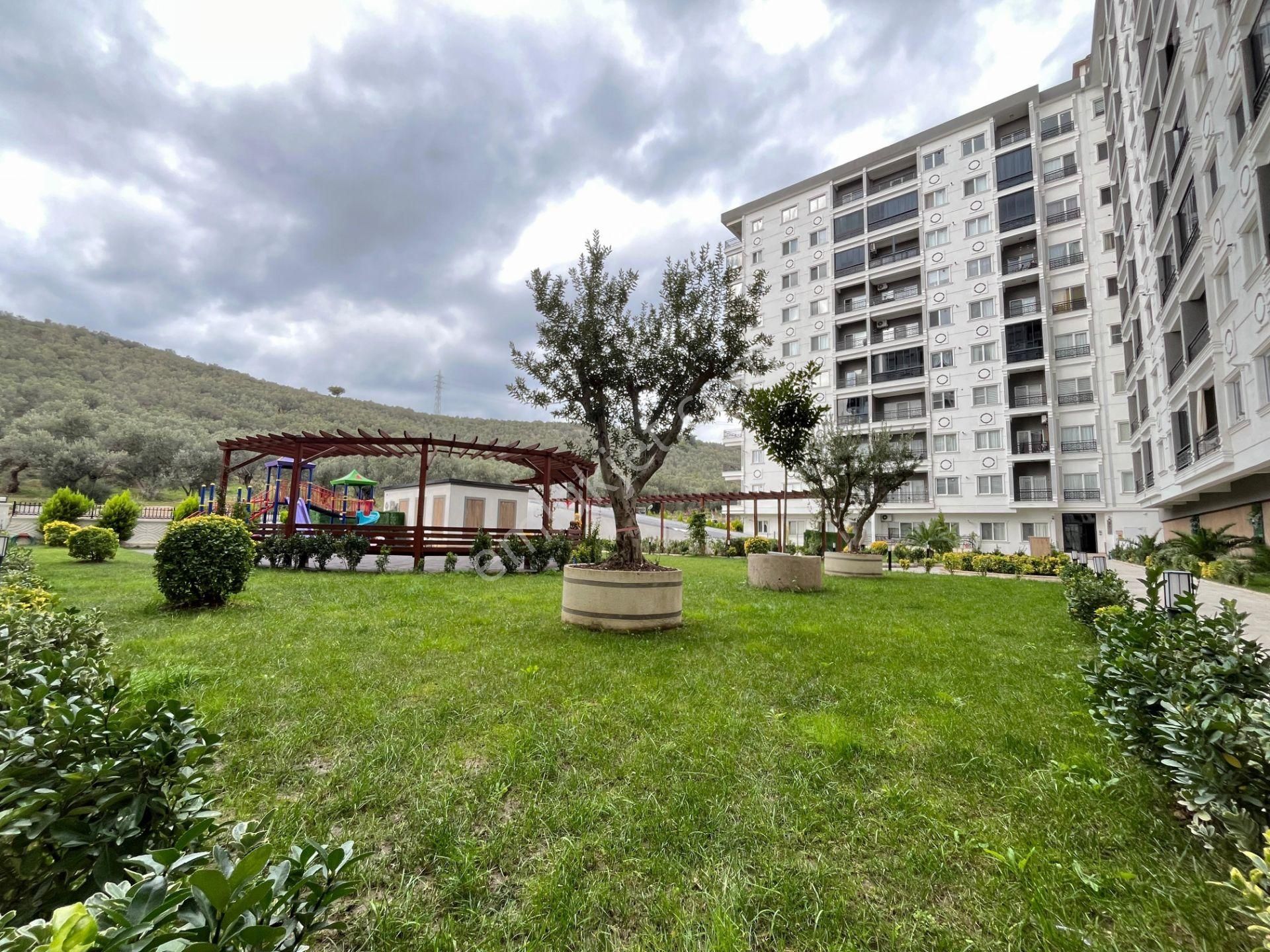 ꧁parla'dan Kadıköyde Havuzlu K.otoparklı 2+1 Rezidans Daire꧂