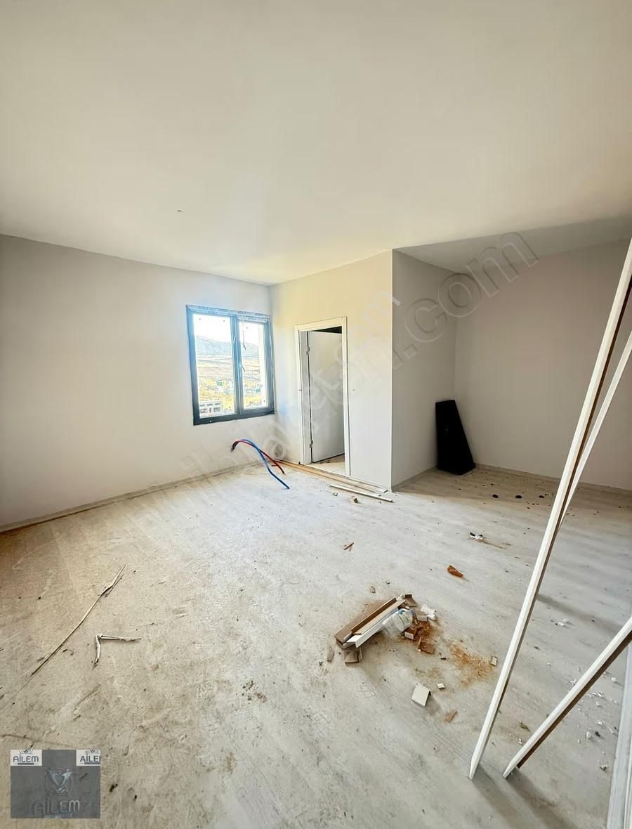 Sarımsaklı Ana Yola Sıfır 1122 M² 4+1 Villa Satışta - Görsel 18