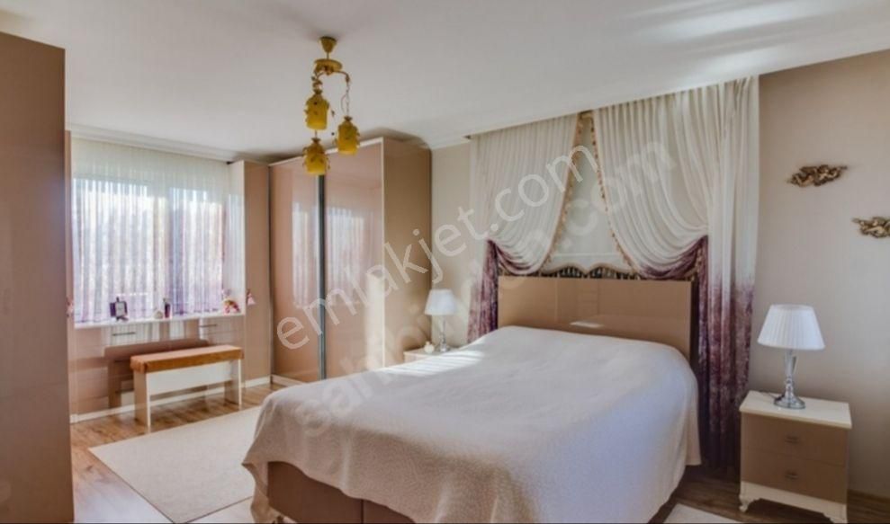 Konyaaltında Denize Sıfır Manzaralı 3+1 Masrafsız Eşyalı Arakat - Görsel 12