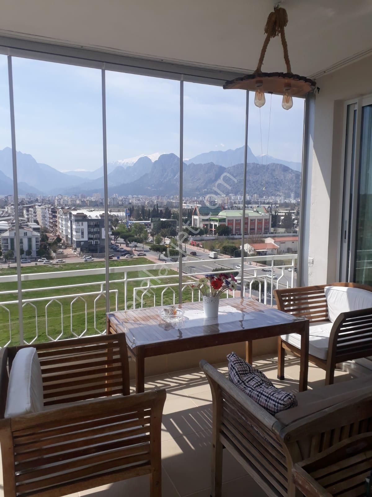 Konyaaltında Denize Sıfır Manzaralı 3+1 Masrafsız Eşyalı Arakat - Görsel 15
