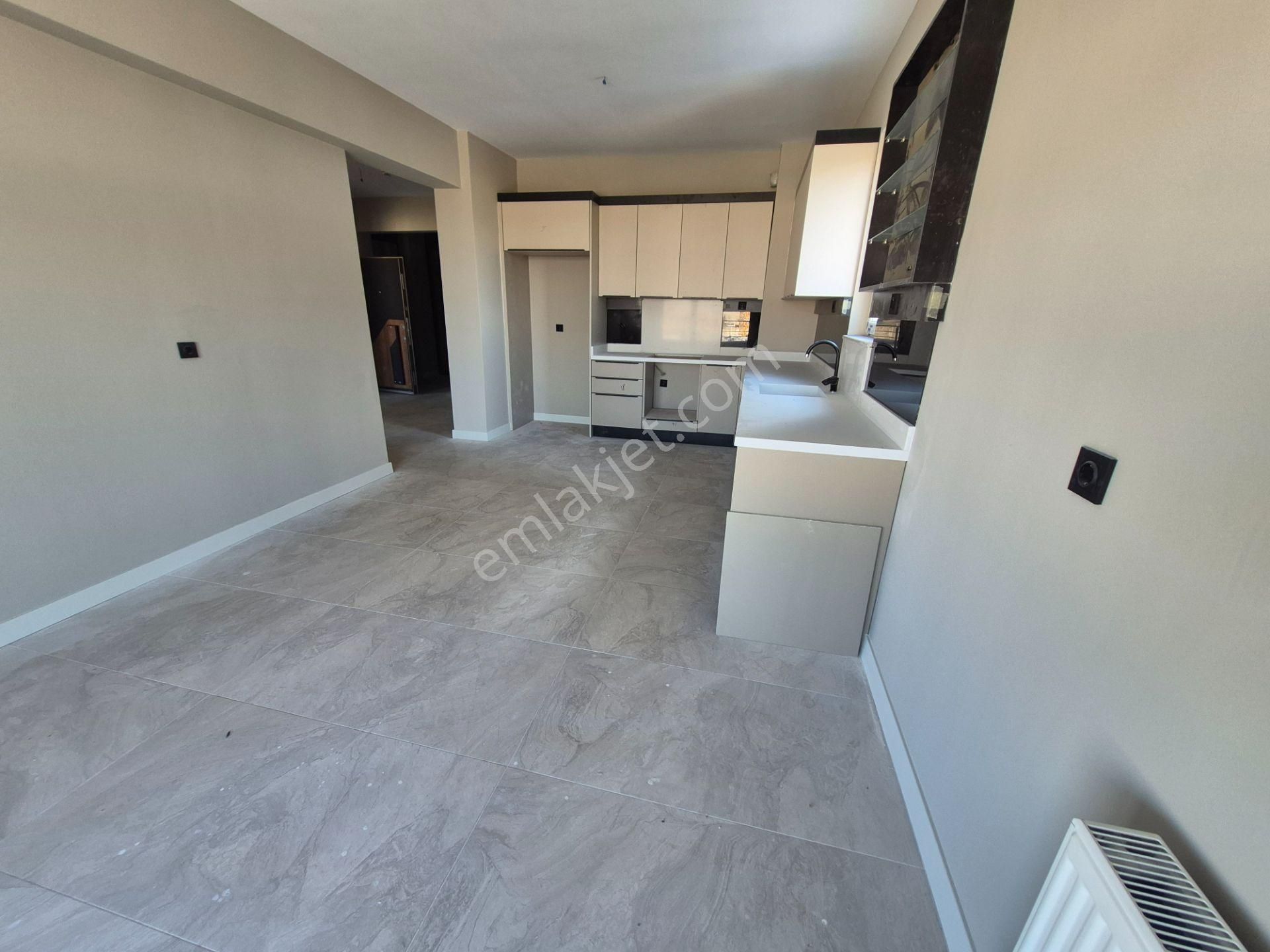 Tapu Masrafı Yok Komisyon Yok Site İçerisinde 4+1 Daire - Görsel 21