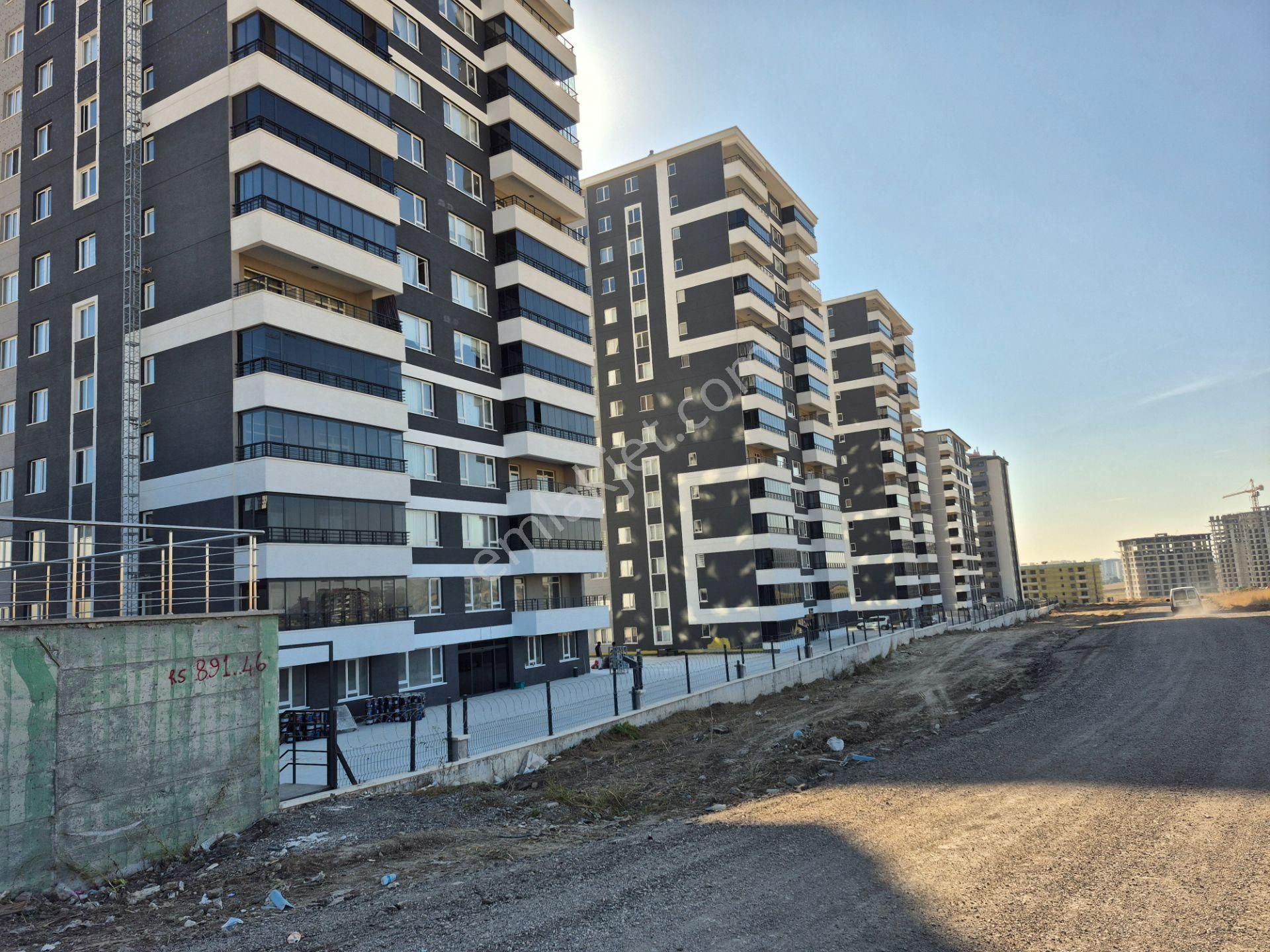 Tapu Masrafı Yok Komisyon Yok Site İçerisinde 4+1 Daire