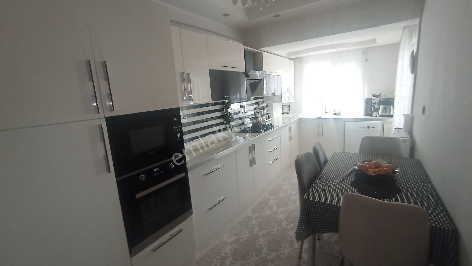 Kolejtepe Mahlesinde Bakımlı Masrafsız Göbek Kat 3+1 Temiz Daire - Görsel 3