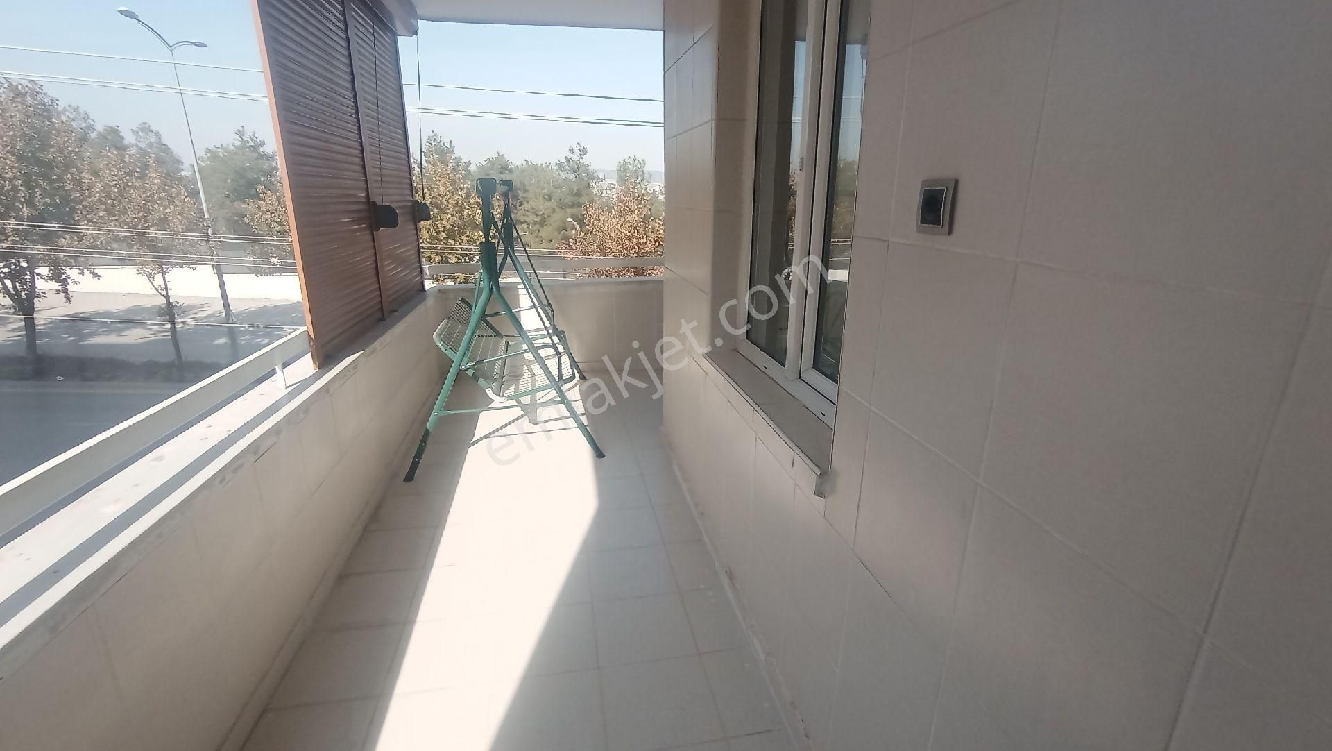 Kolejtepe Mahlesinde Bakımlı Masrafsız Göbek Kat 3+1 Temiz Daire - Görsel 2